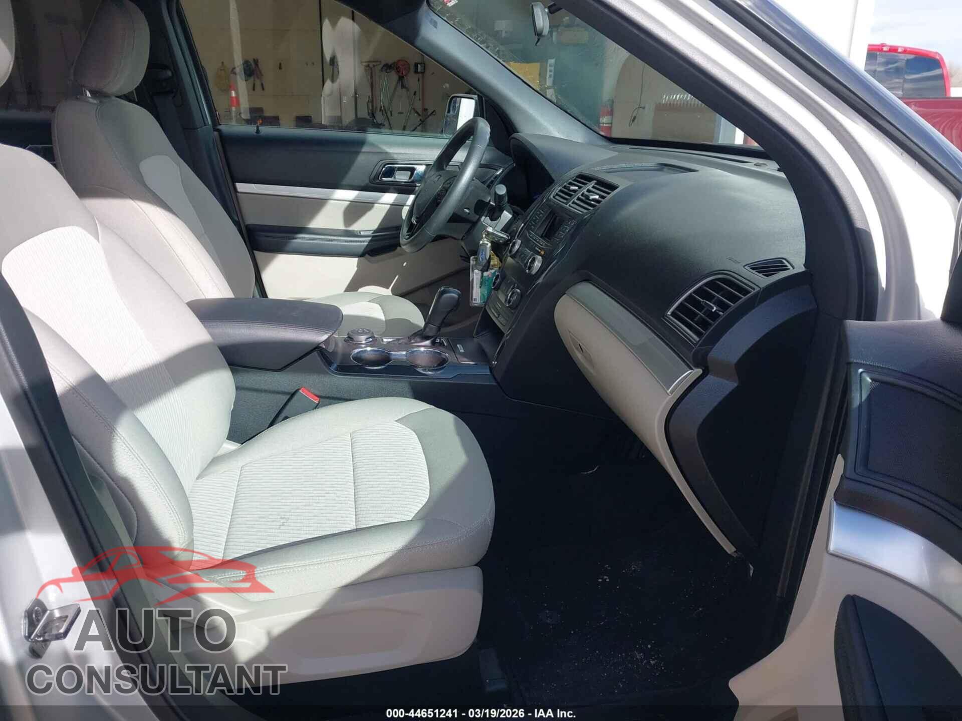 FORD EXPLORER 2018 - 1FM5K8B8XJGB95238