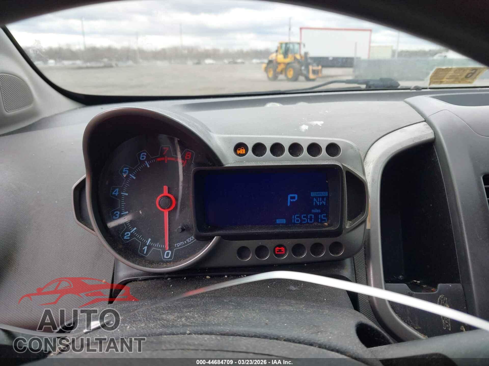 CHEVROLET SONIC 2013 - 1G1JC5SH9D4144357