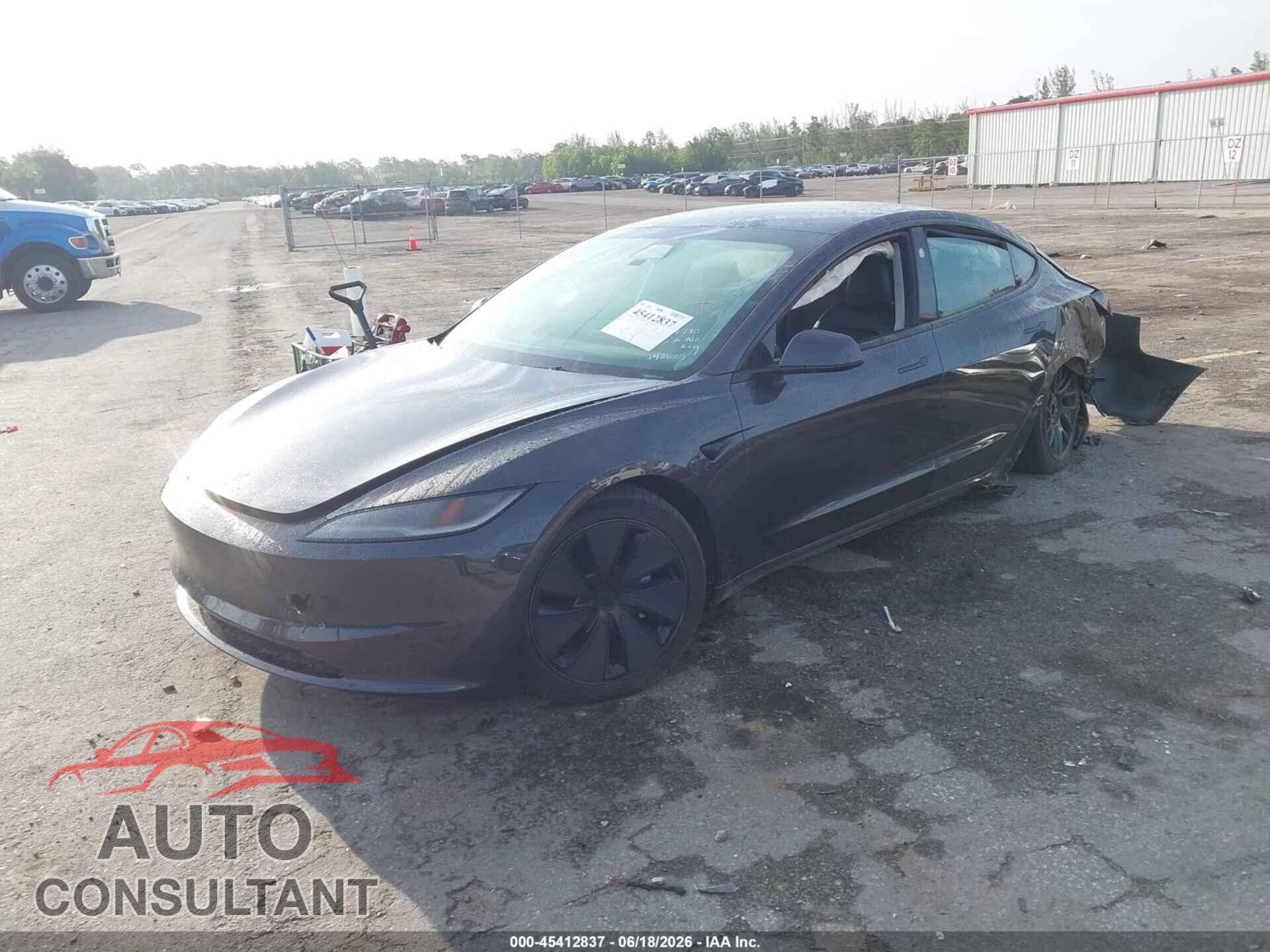 TESLA MODEL 3 2024 - 5YJ3E1EA4RF748609