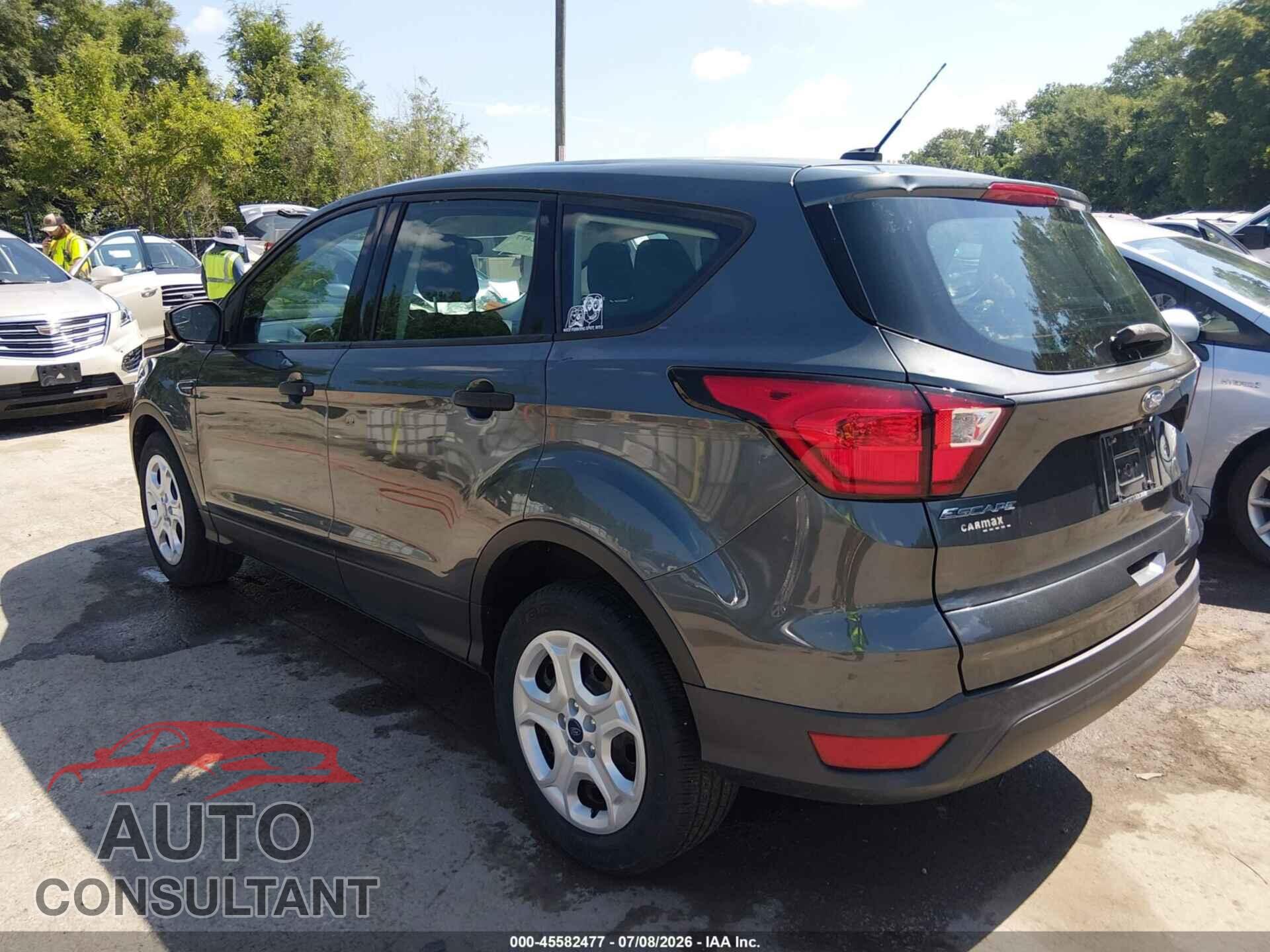 FORD ESCAPE 2019 - 1FMCU0F70KUB02492