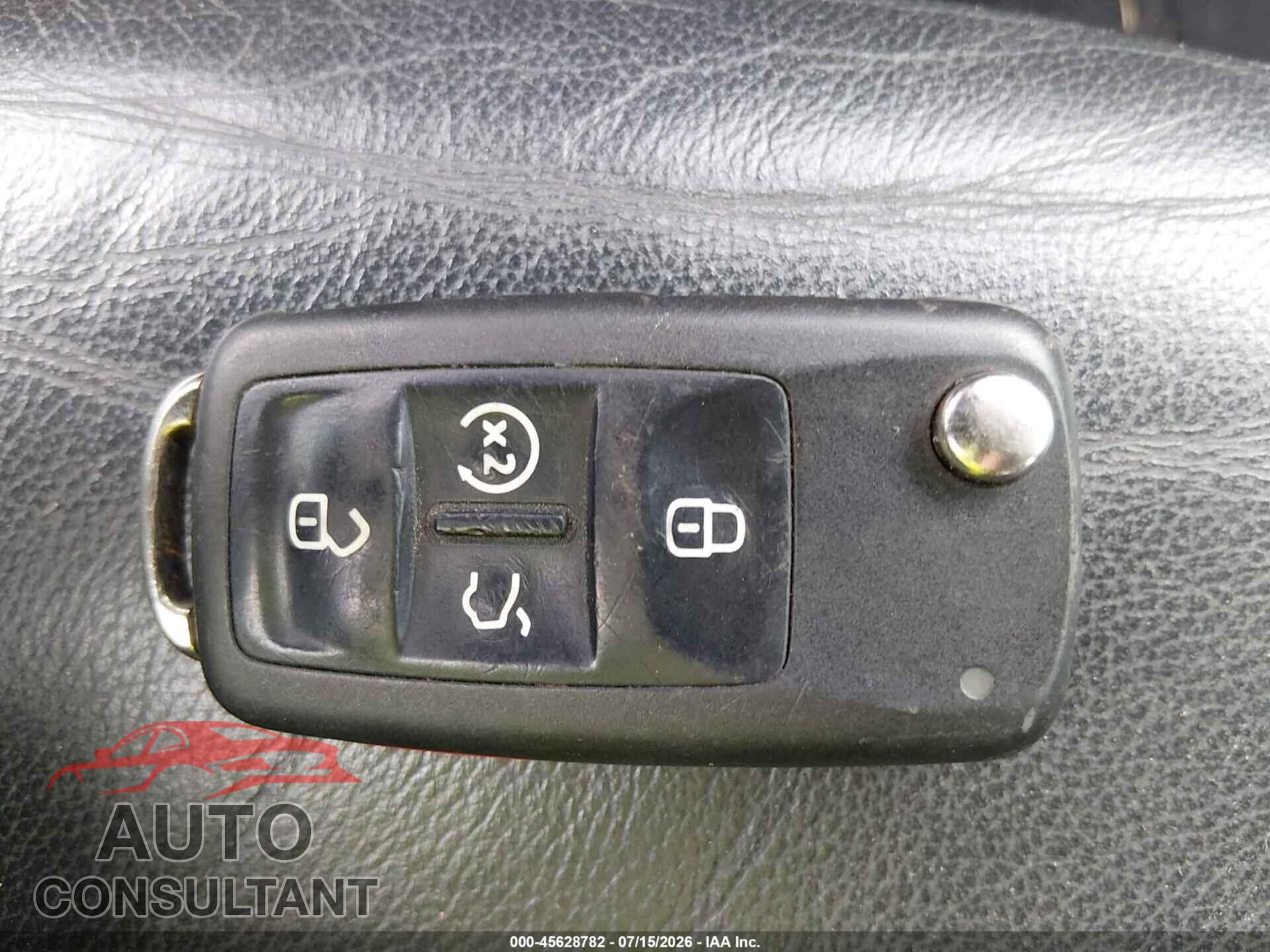 VOLKSWAGEN PASSAT 2012 - 1VWCN7A31CC098004