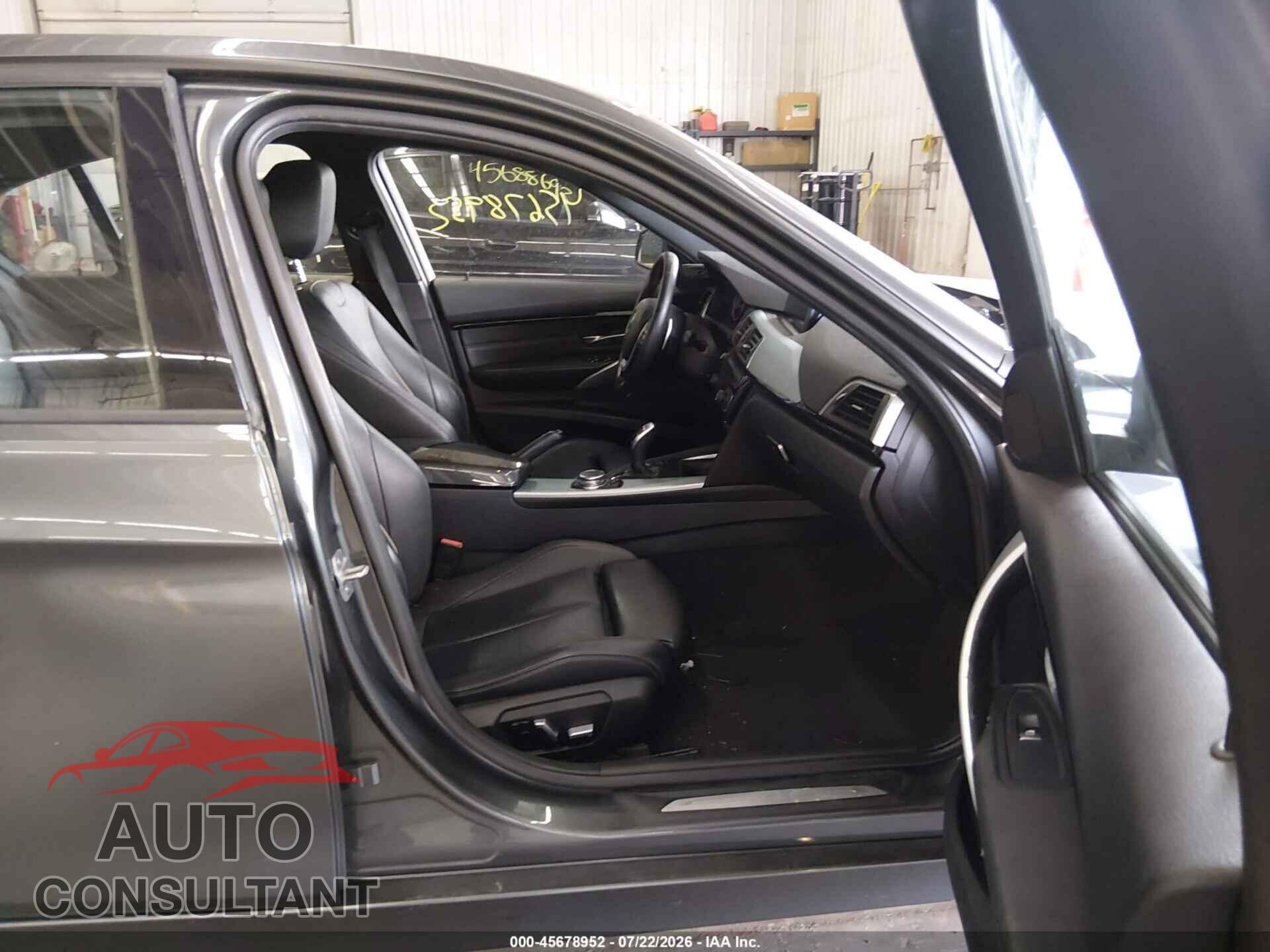 BMW 328I 2016 - WBA8E3G58GNU00504