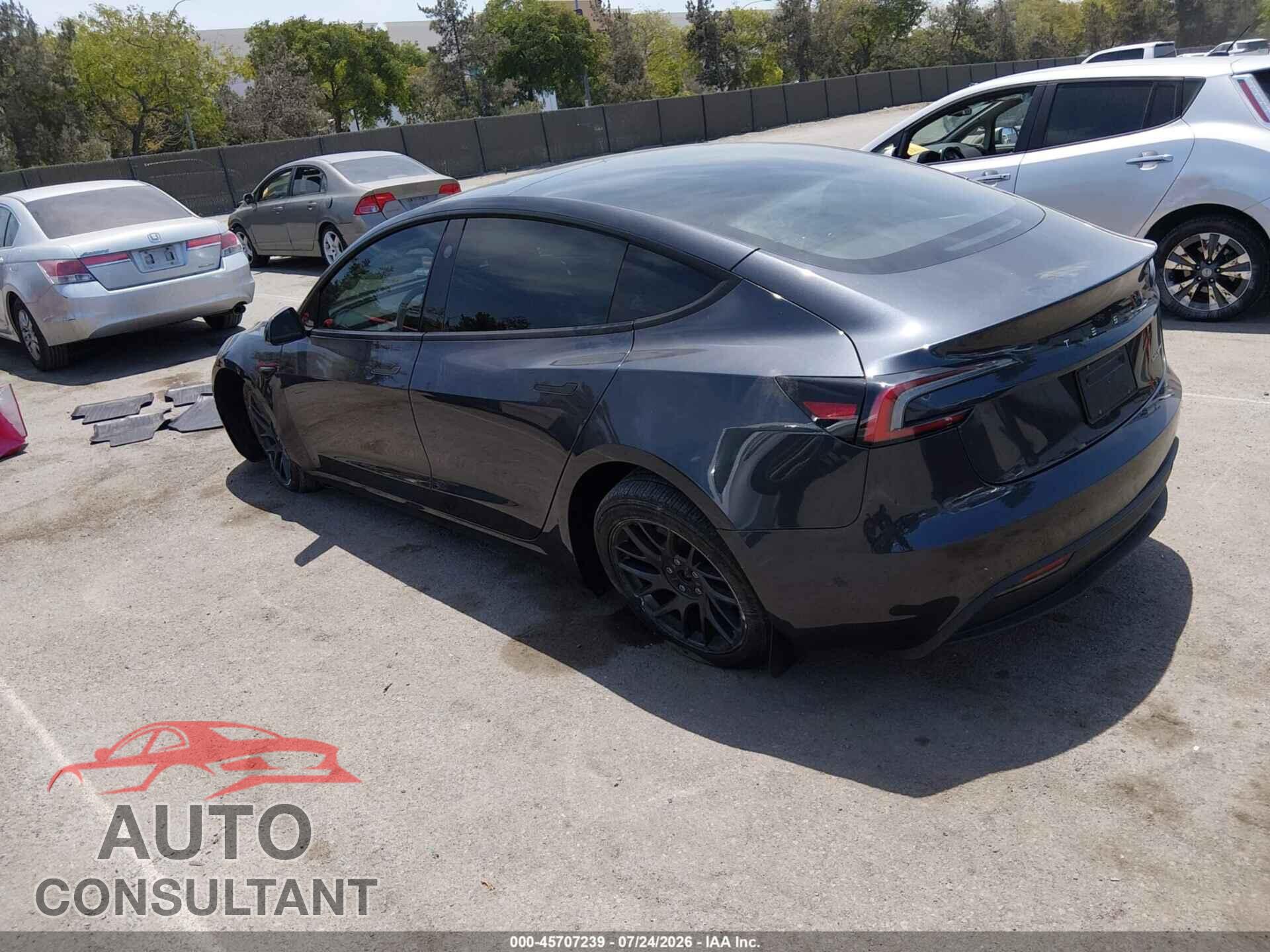 TESLA MODEL 3 2024 - 5YJ3E1EB3RF829495