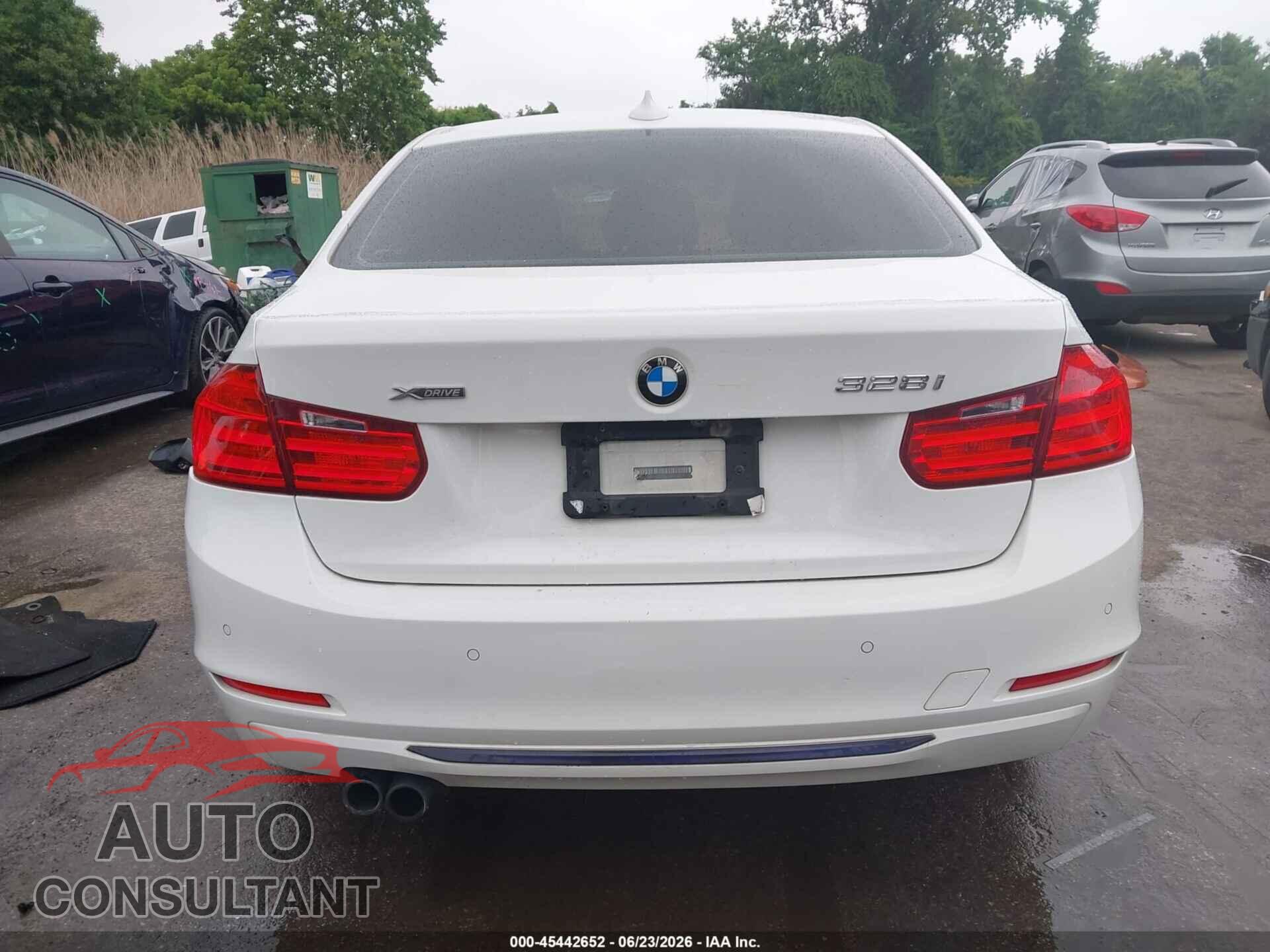 BMW 328I 2015 - WBA3B3G58FNT19892