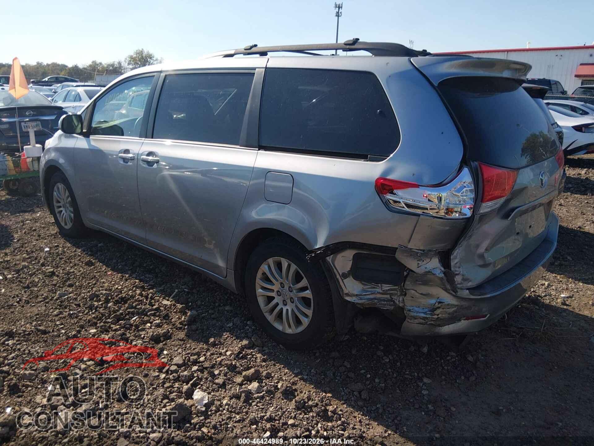 TOYOTA SIENNA 2011 - 5TDYK3DC5BS102087
