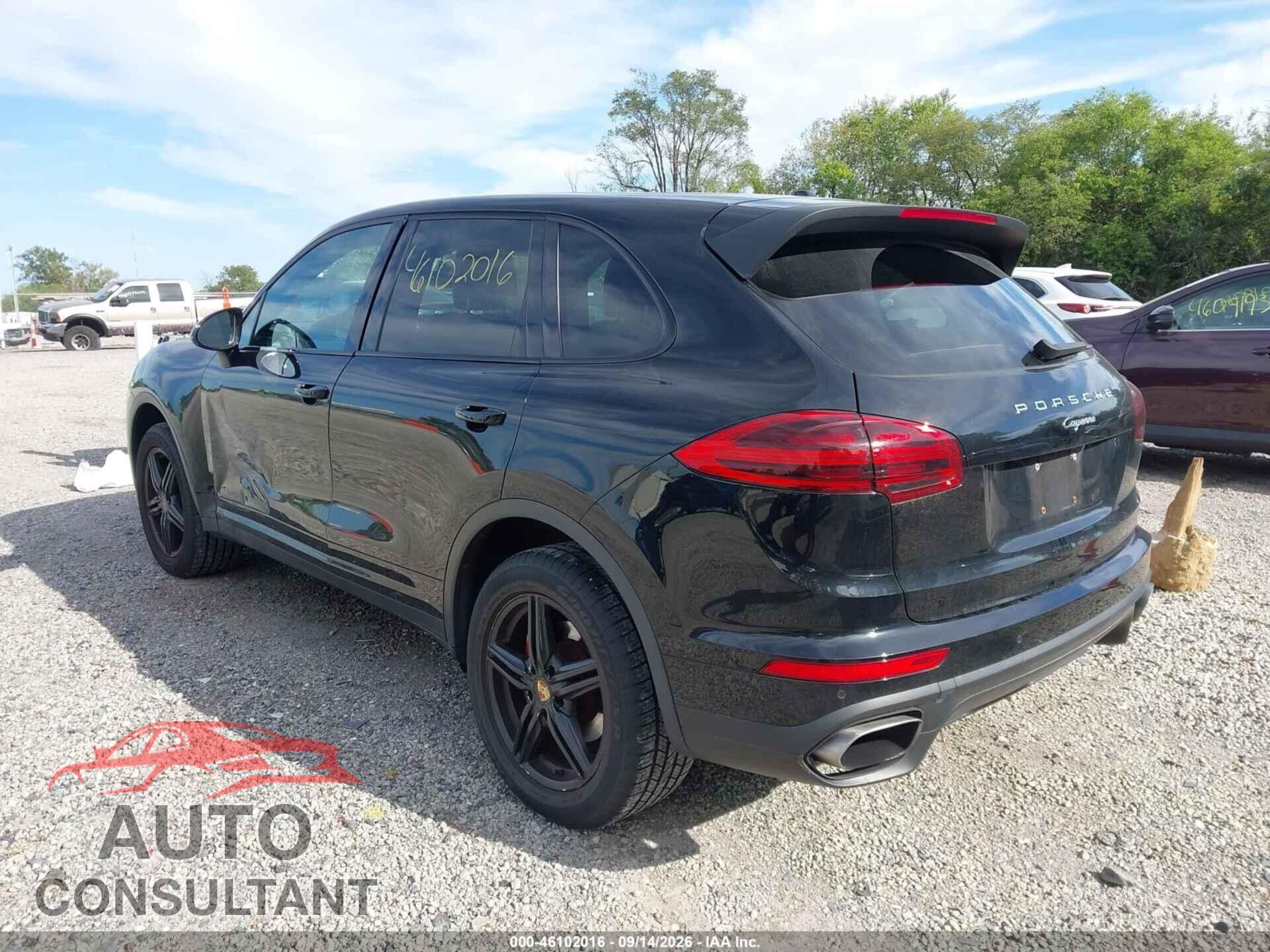 PORSCHE CAYENNE 2016 - WP1AA2A29GKA10052
