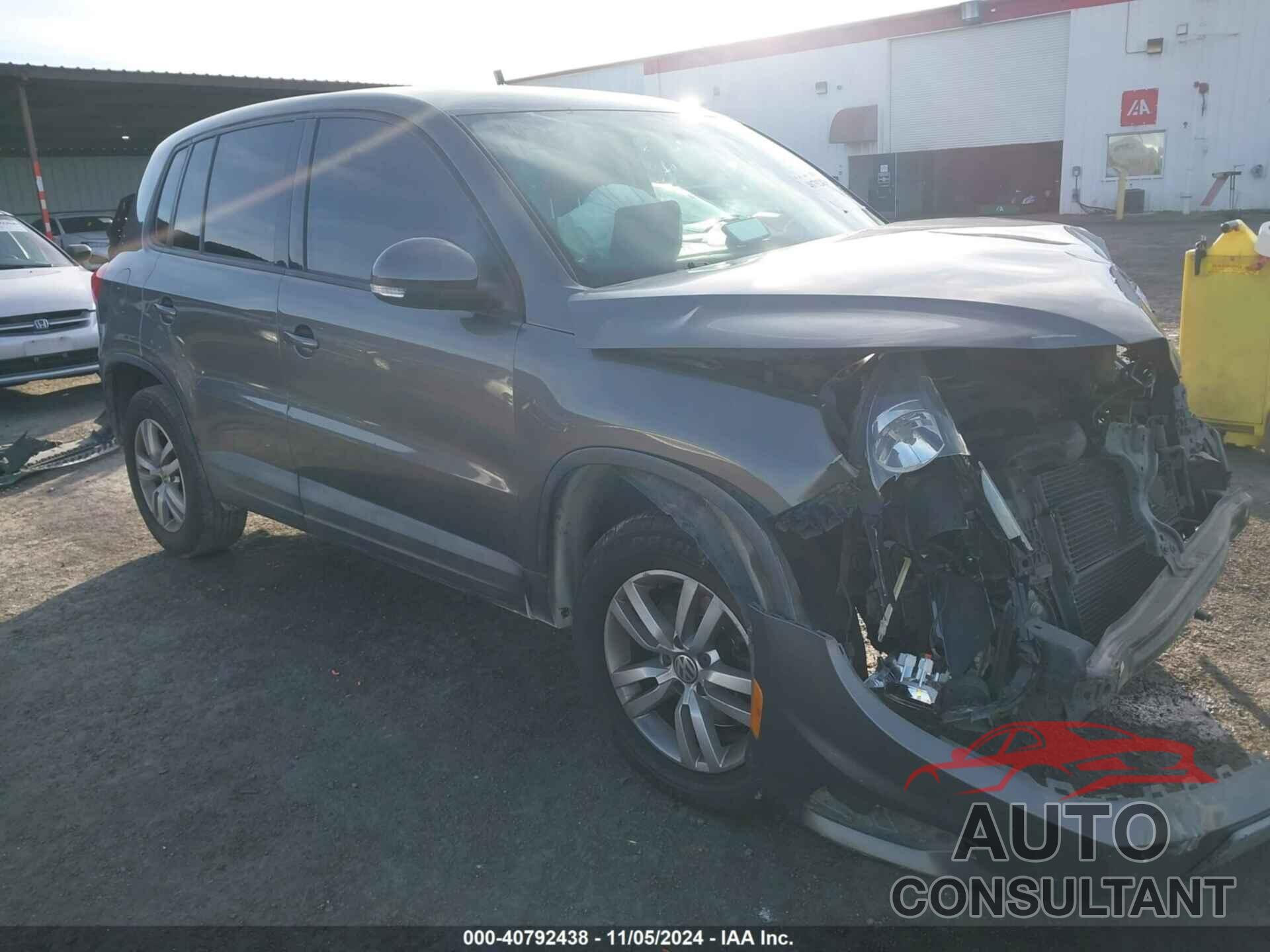 VOLKSWAGEN TIGUAN 2012 - WVGAV7AX3CW005720