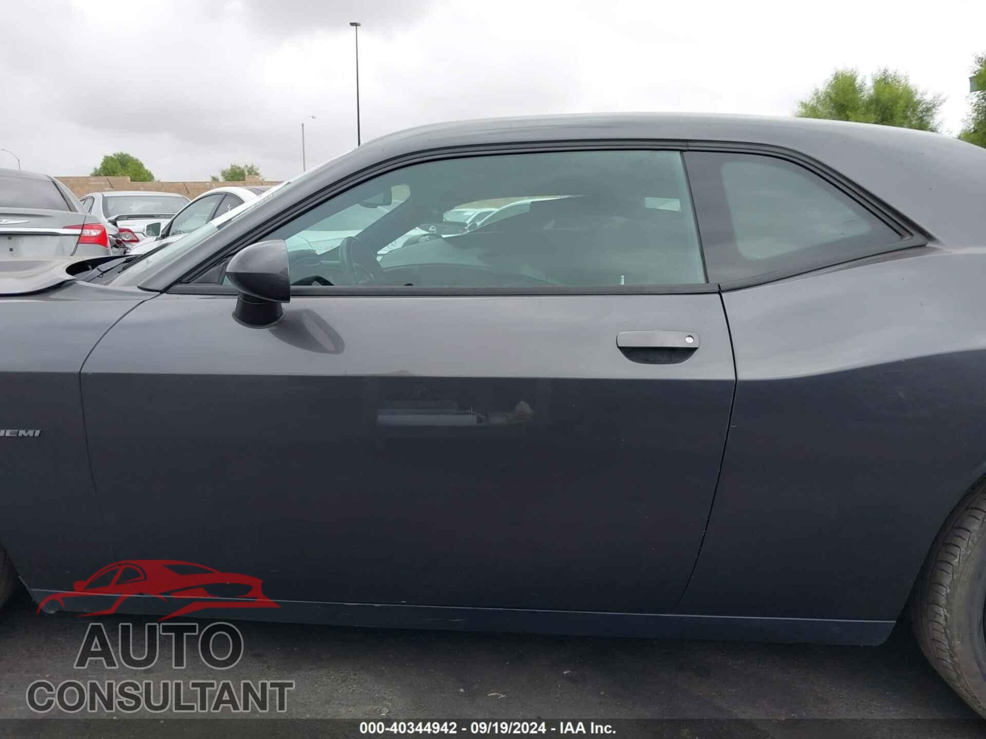 DODGE CHALLENGER 2019 - 2C3CDZBT2KH683528
