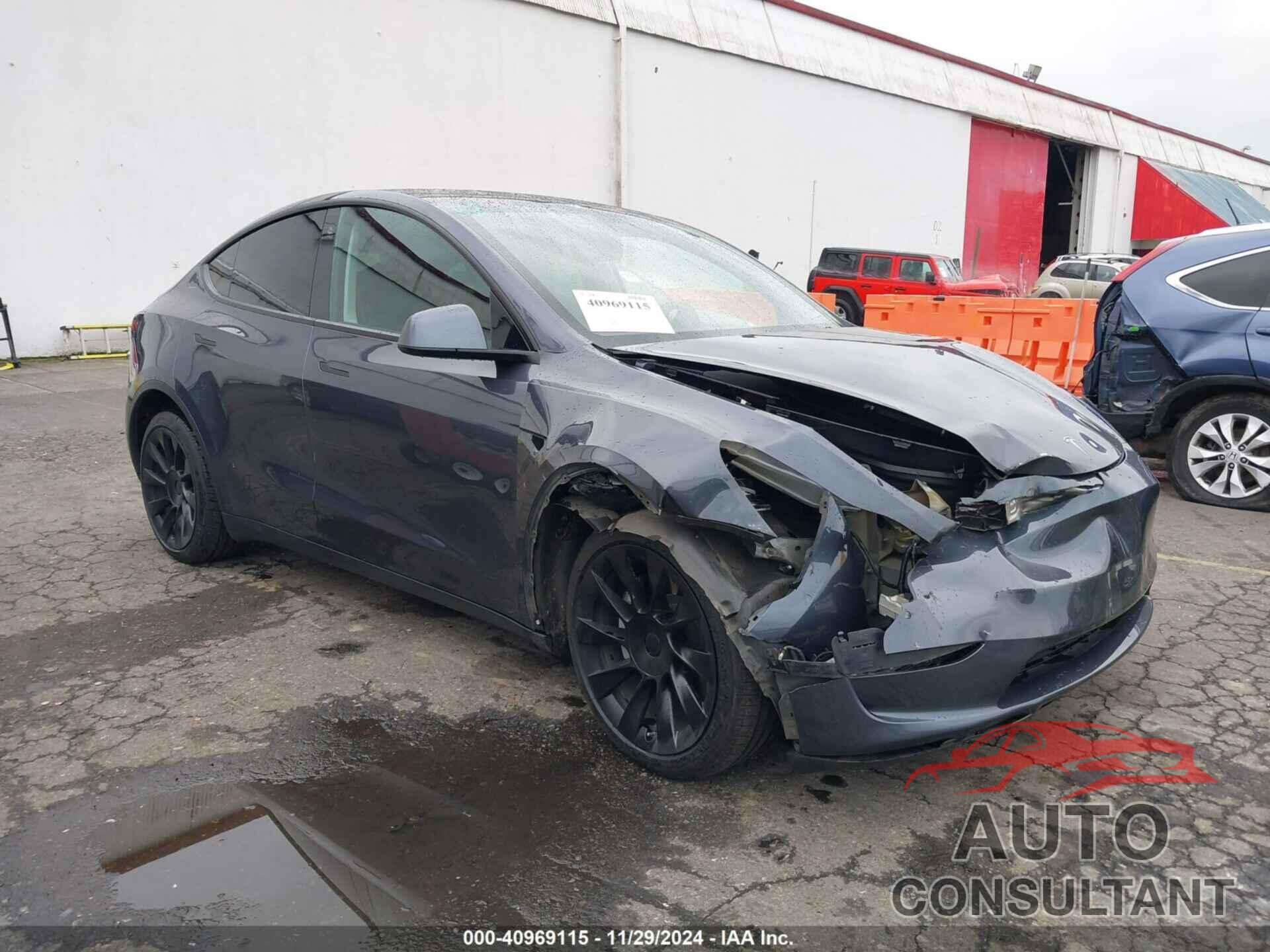 TESLA MODEL Y 2021 - 5YJYGDEE1MF152807