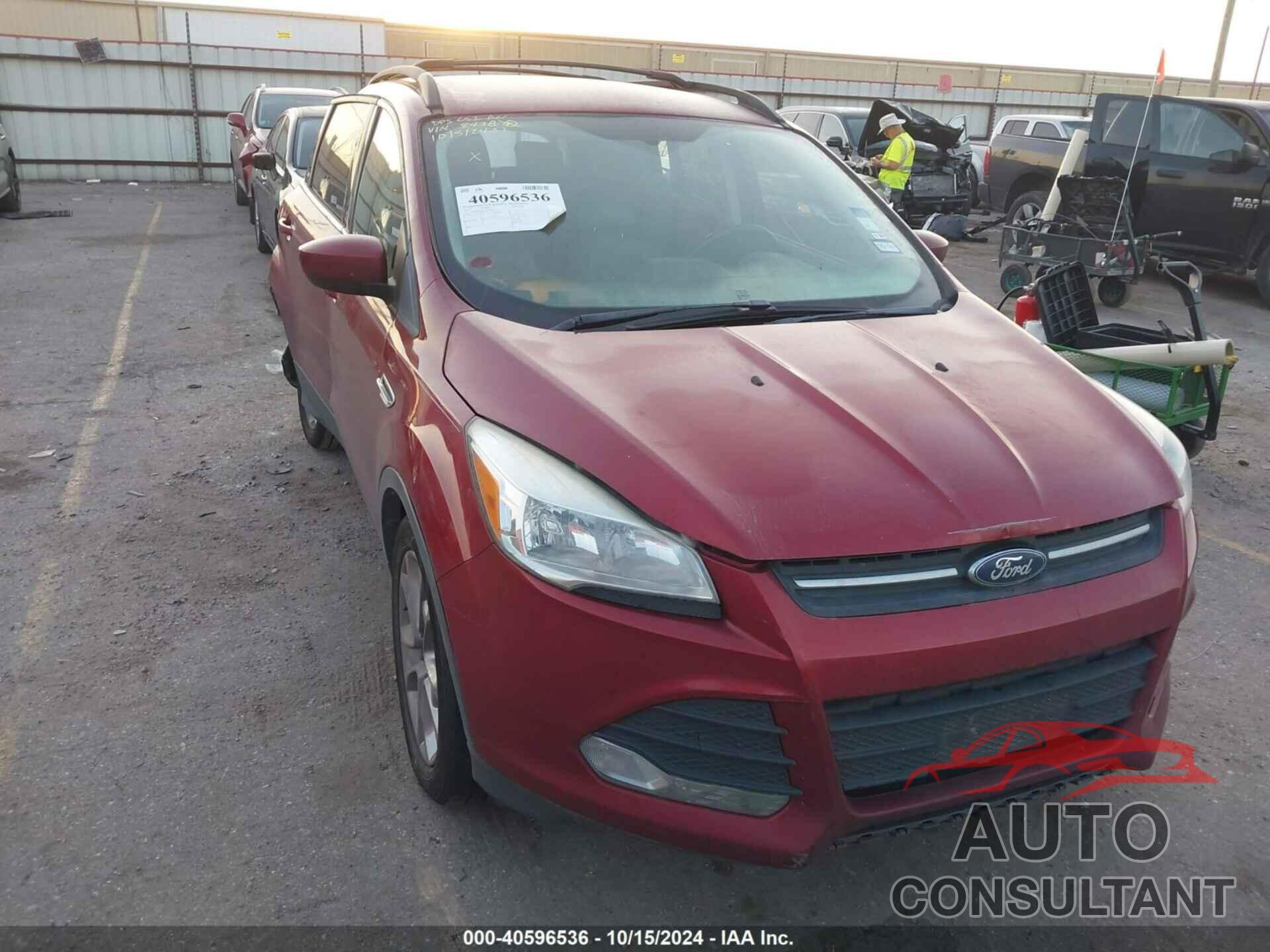 FORD ESCAPE 2015 - 1FMCU0GX1FUC78438