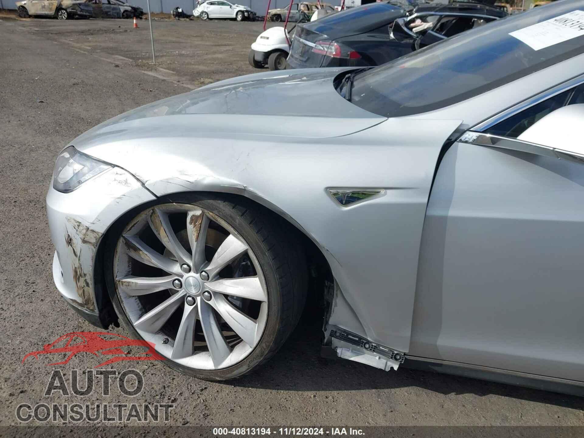 TESLA MODEL S 2013 - 5YJSA1CN9DFP28152