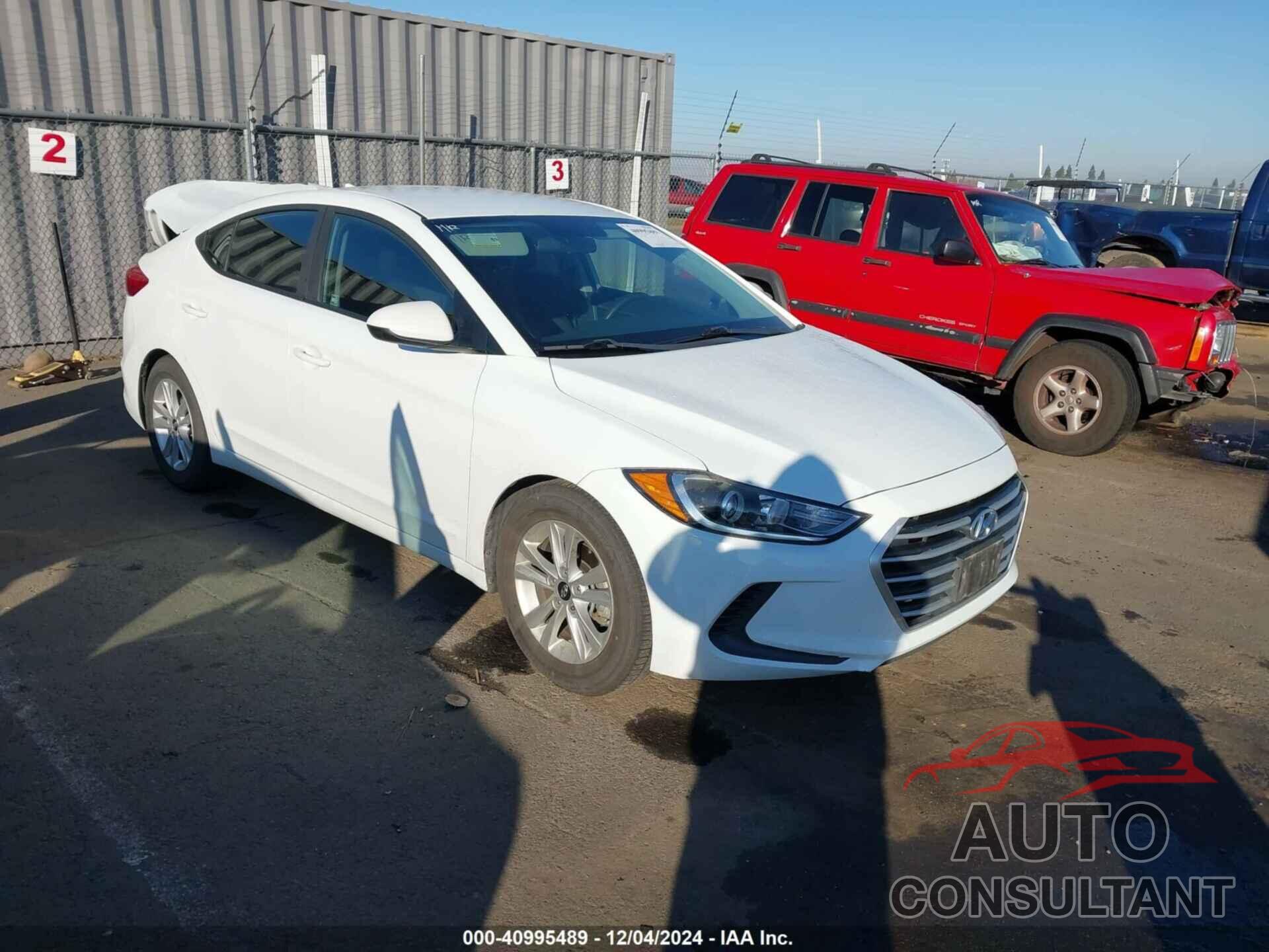 HYUNDAI ELANTRA 2018 - 5NPD84LF4JH303952