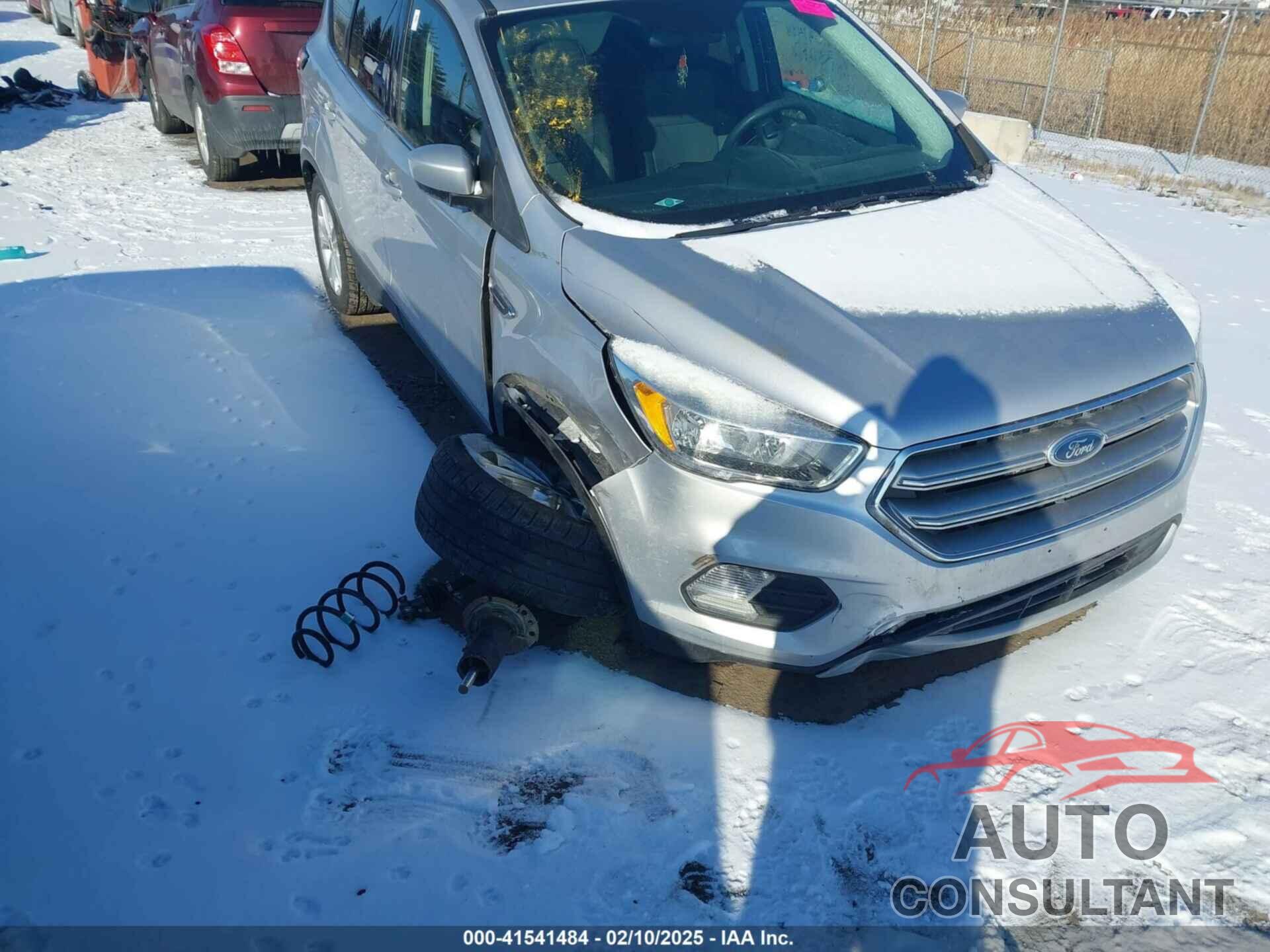 FORD ESCAPE 2017 - 1FMCU0G97HUB82821