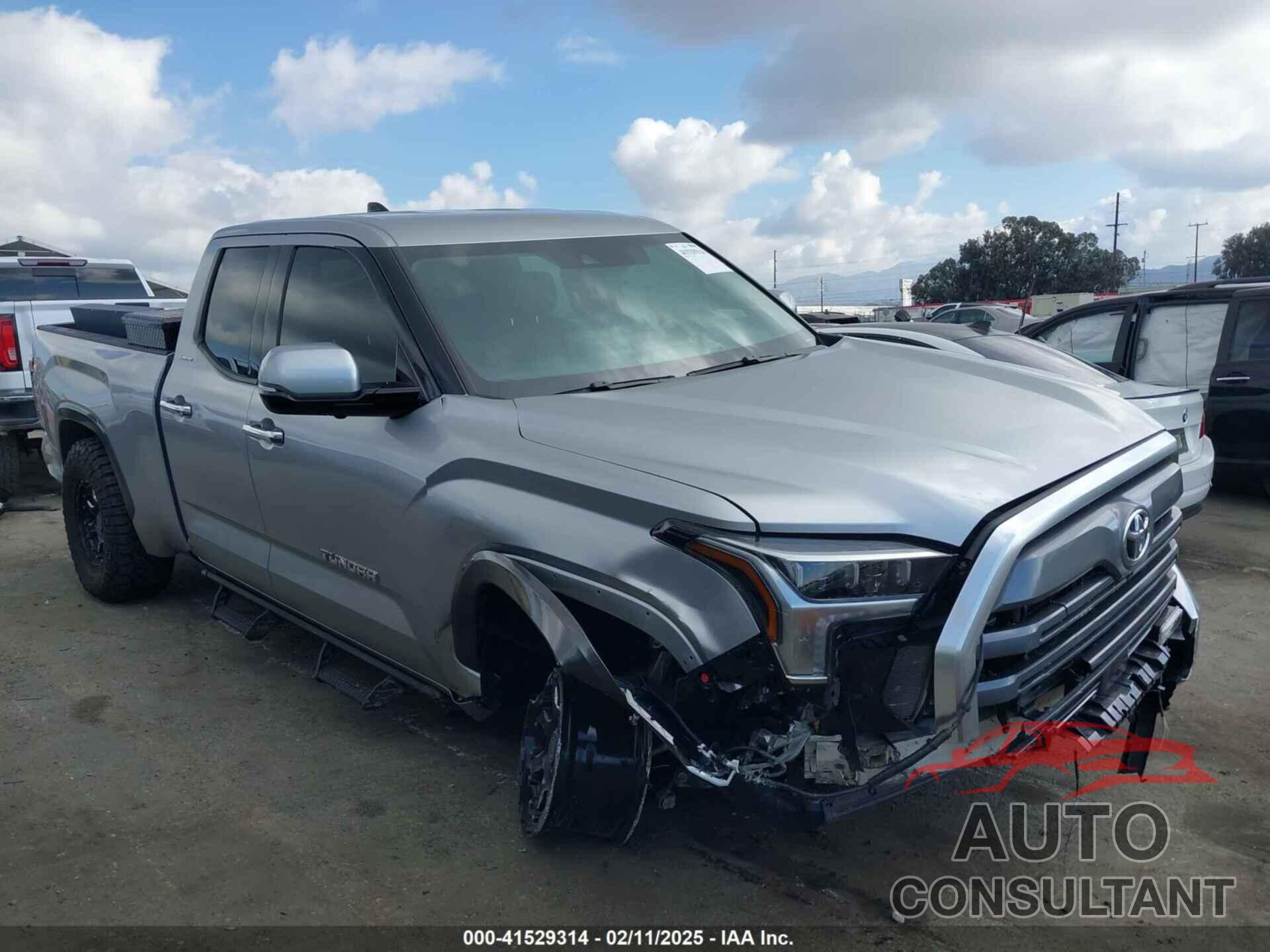 TOYOTA TUNDRA 2023 - 5TFJA5DA5PX088479