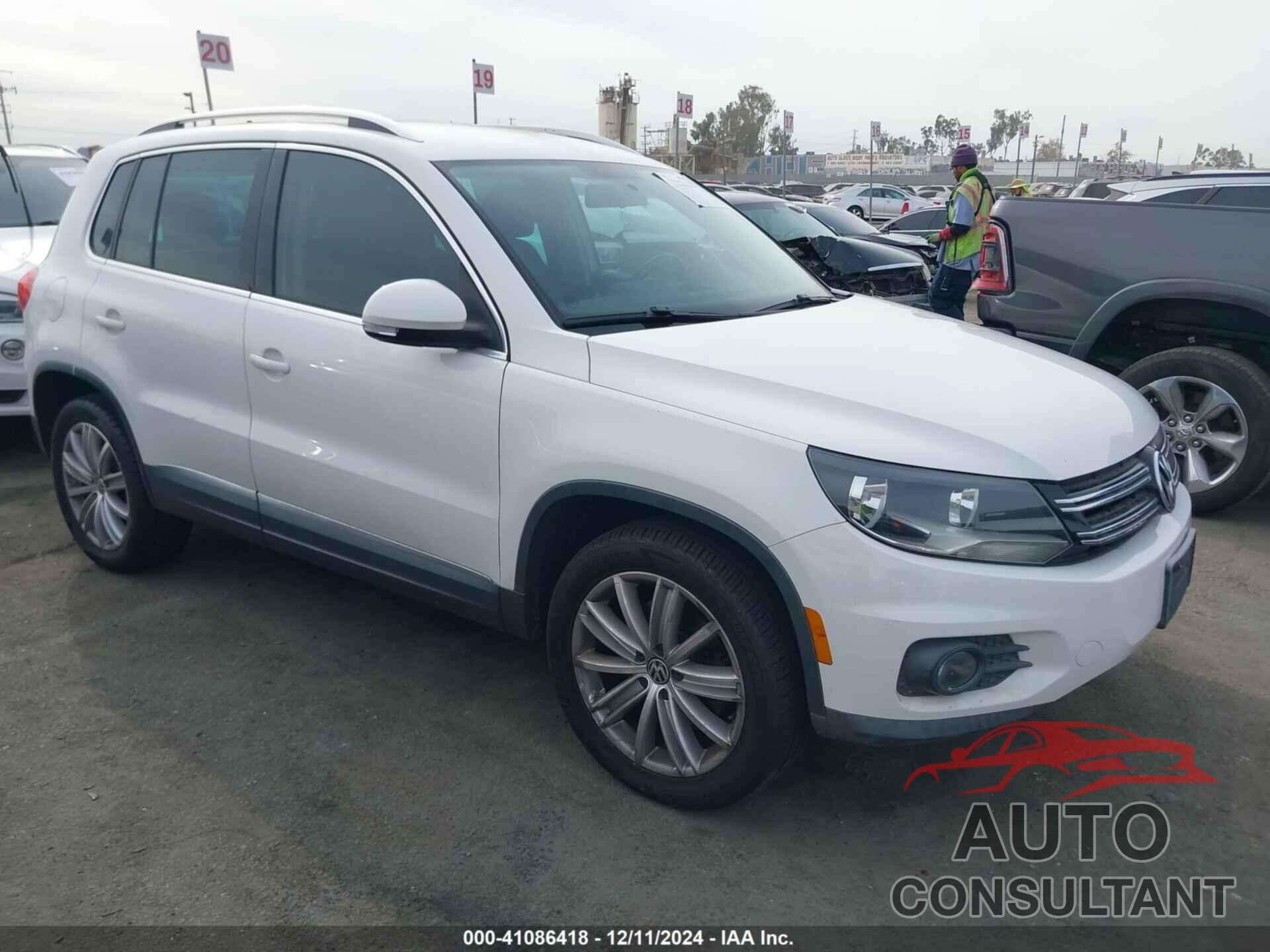 VOLKSWAGEN TIGUAN 2012 - WVGAV7AX1CW514513