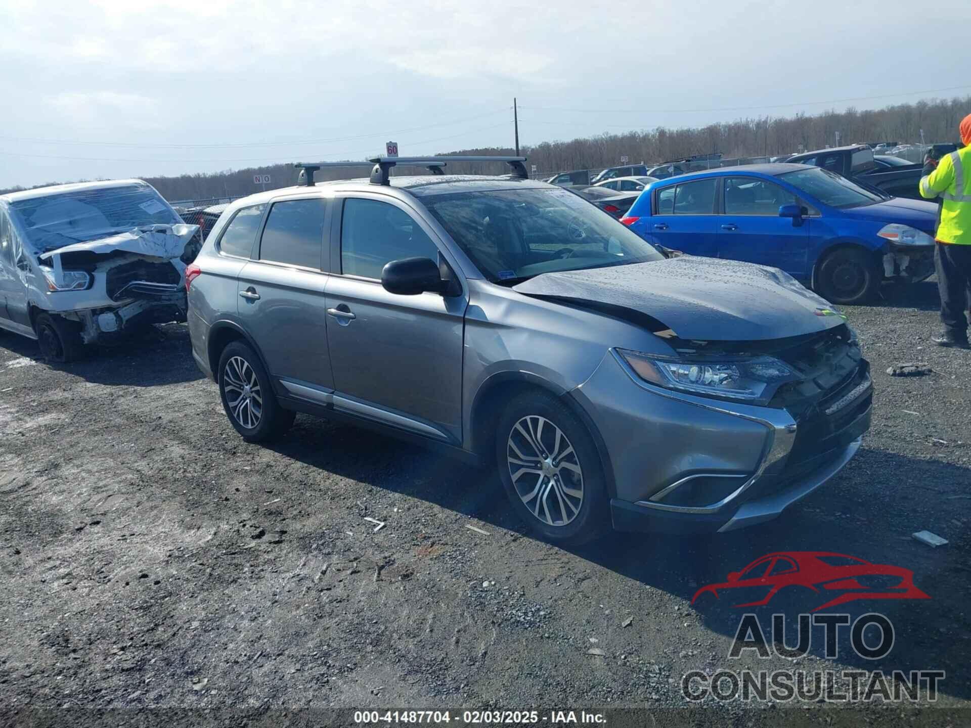 MITSUBISHI OUTLANDER 2018 - JA4AD2A33JZ017282