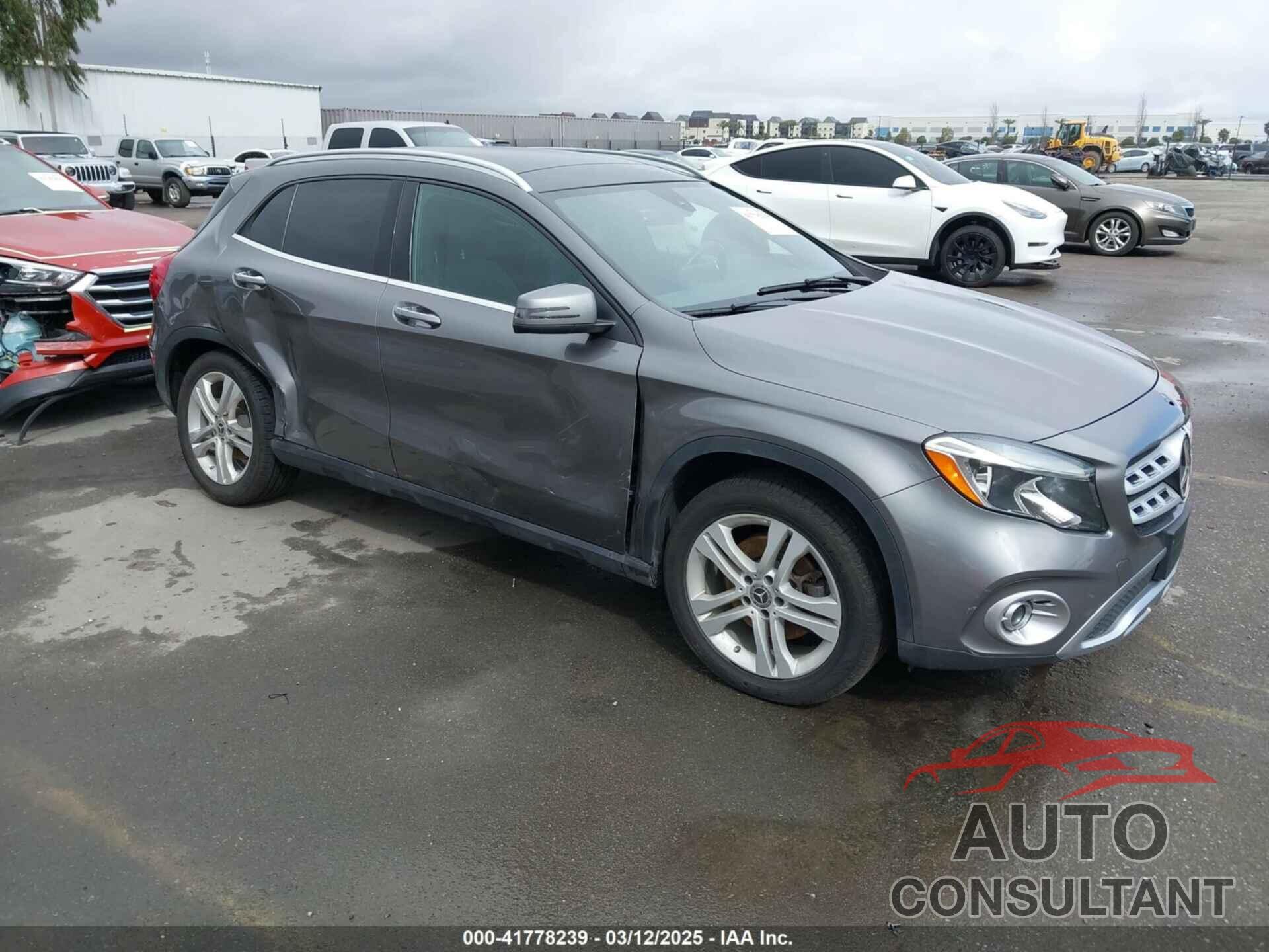 MERCEDES-BENZ GLA 250 2019 - WDCTG4GB2KJ619049