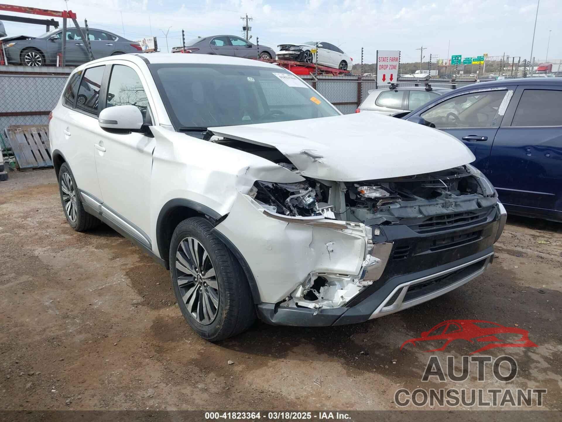MITSUBISHI OUTLANDER 2019 - JA4AD3A38KZ014420
