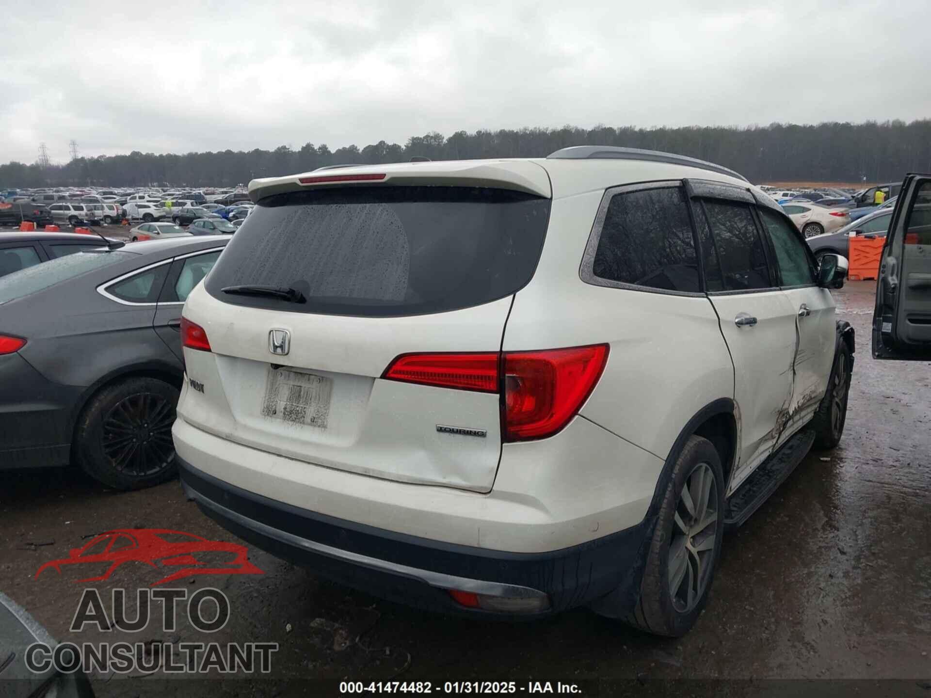 HONDA PILOT 2017 - 5FNYF5H94HB005653