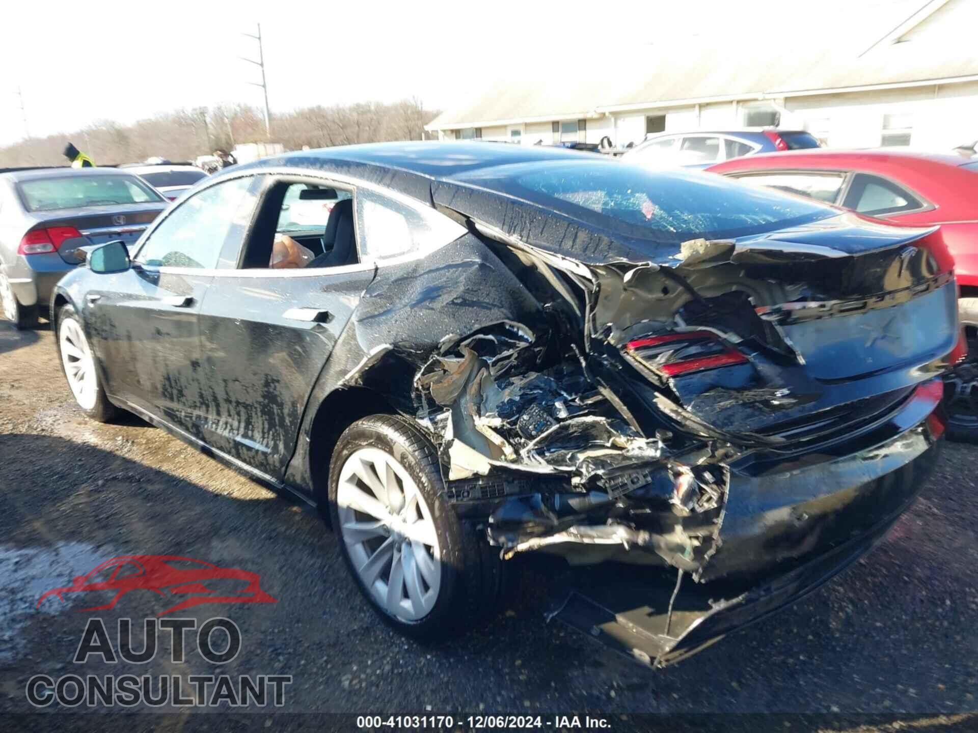 TESLA MODEL S 2018 - 5YJSA1E24JF246056