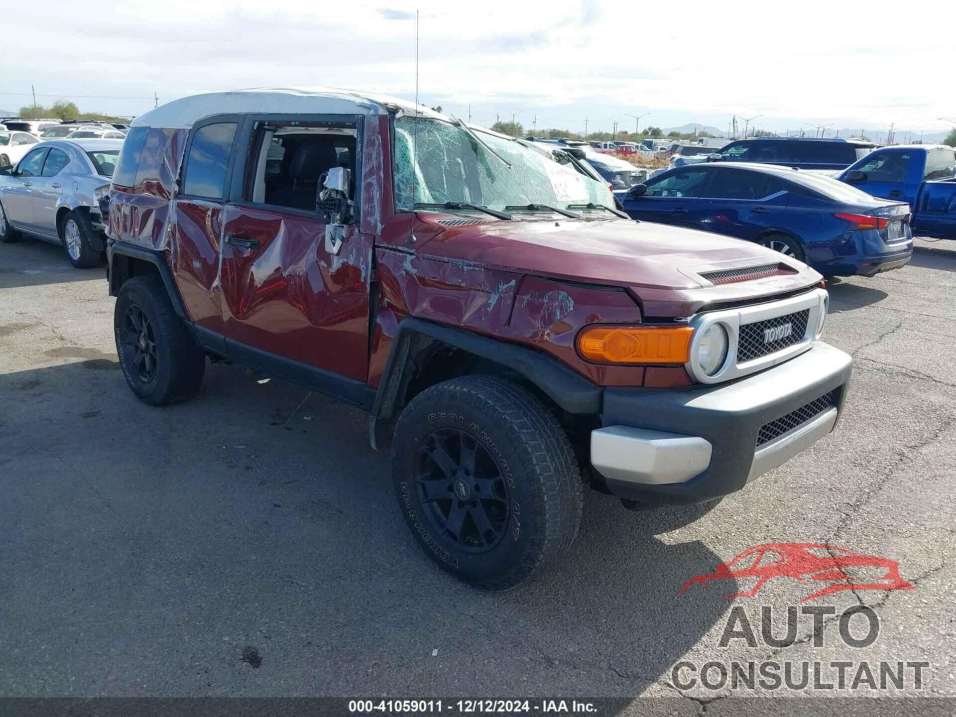 TOYOTA FJ CRUISER 2010 - JTEBU4BF5AK072965