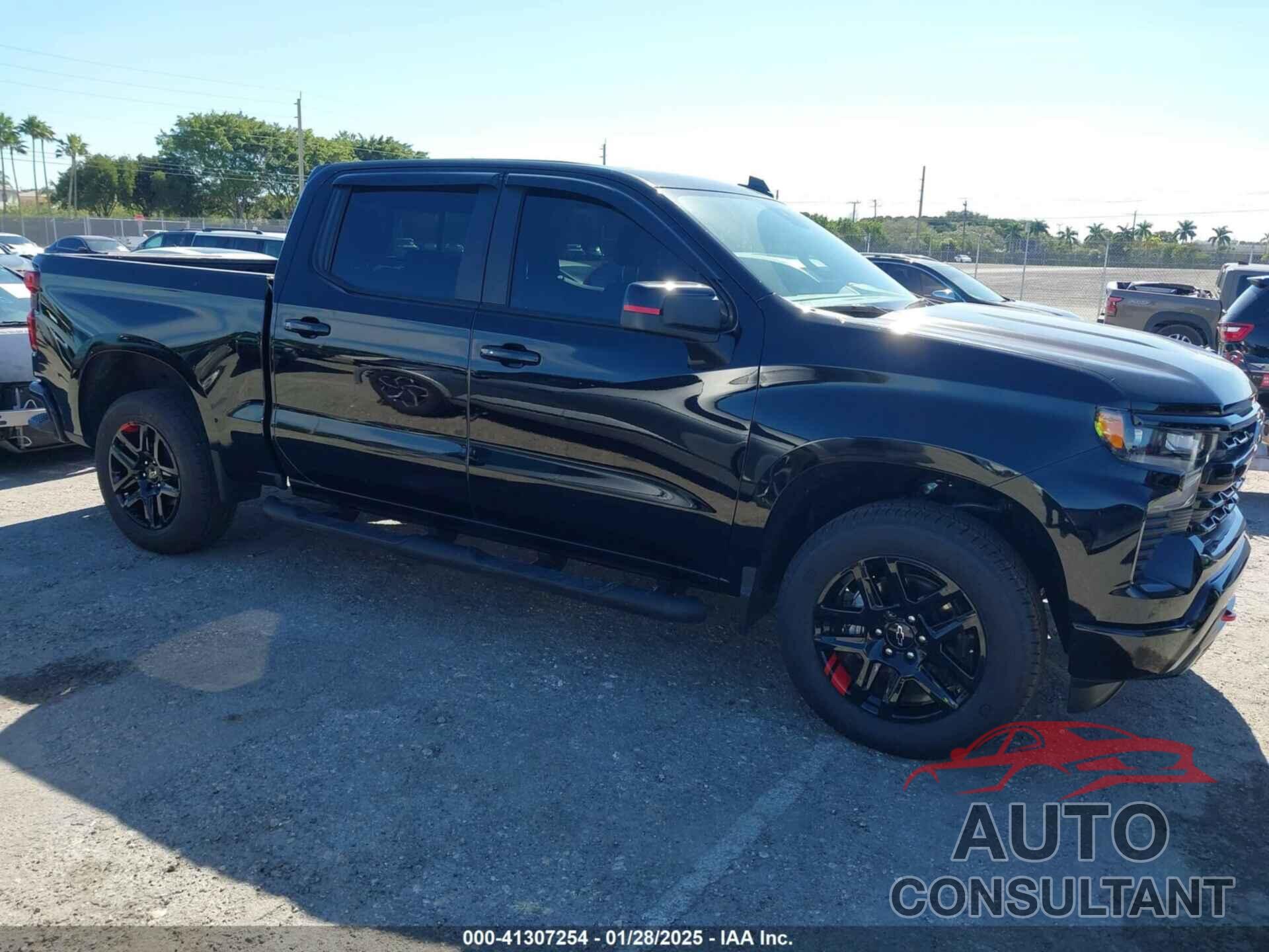 CHEVROLET SILVERADO 1500 2024 - 1GCUDEEL5RZ292632