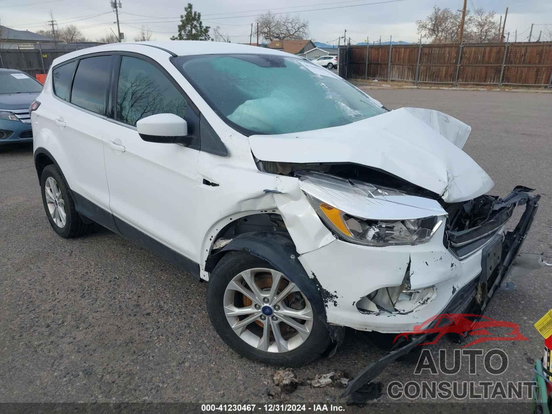 FORD ESCAPE 2017 - 1FMCU9G9XHUA95421