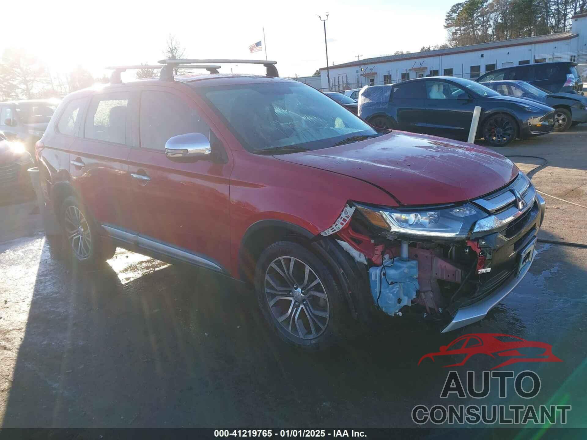 MITSUBISHI OUTLANDER 2018 - JA4AD3A38JZ011175