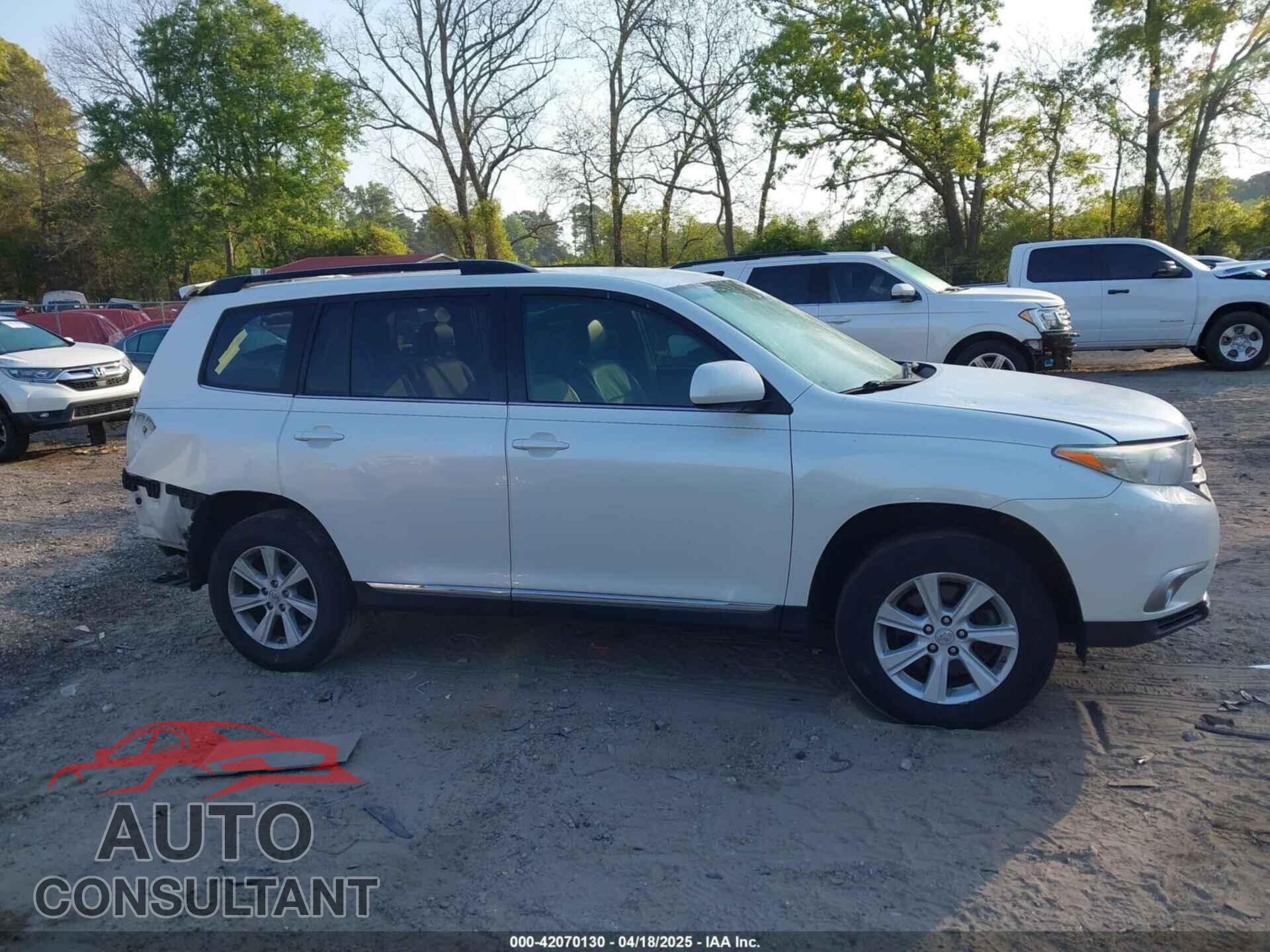 TOYOTA HIGHLANDER 2013 - 5TDBK3EH8DS186490