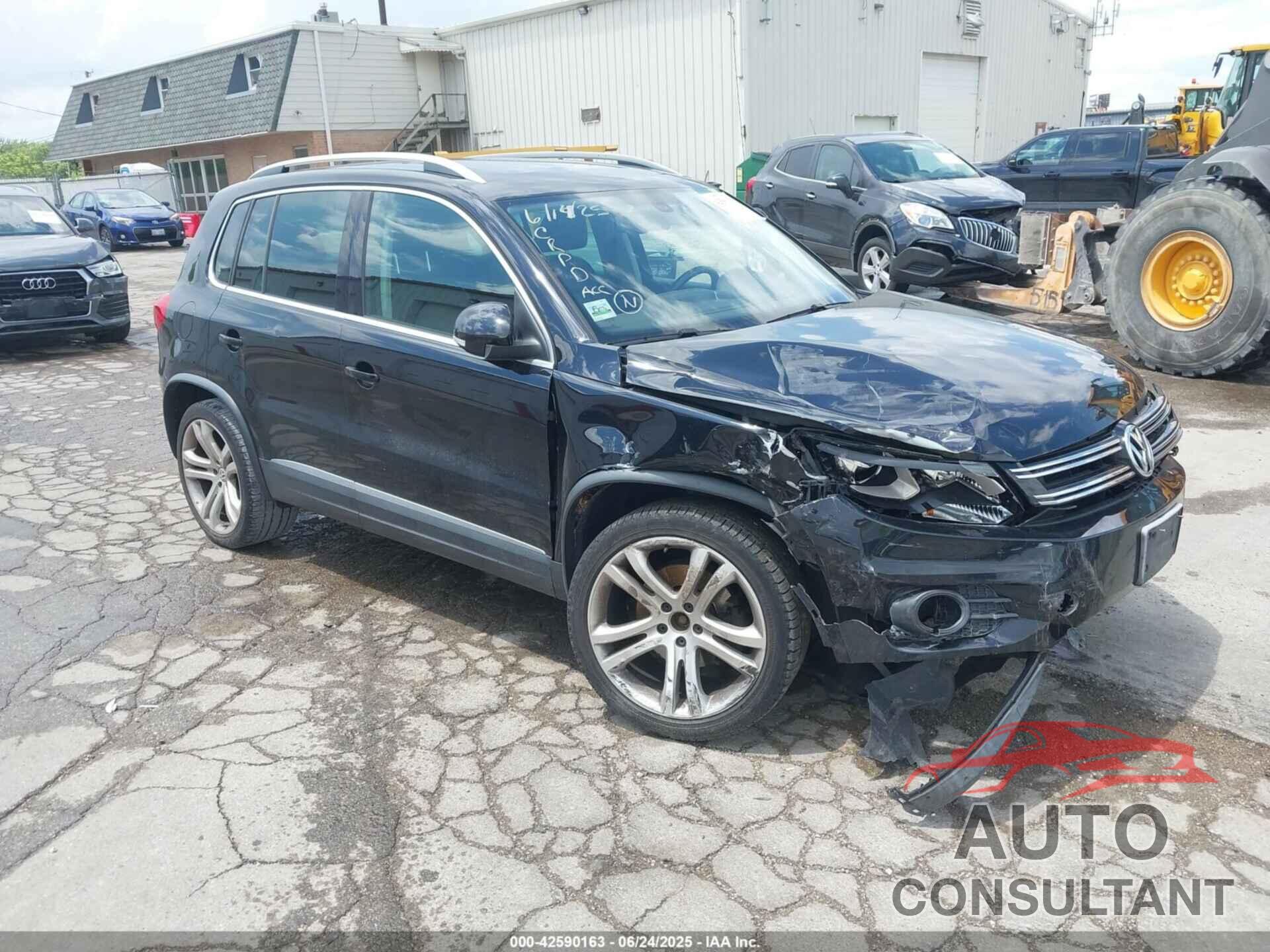 VOLKSWAGEN TIGUAN 2012 - WVGBV7AX5CW610391