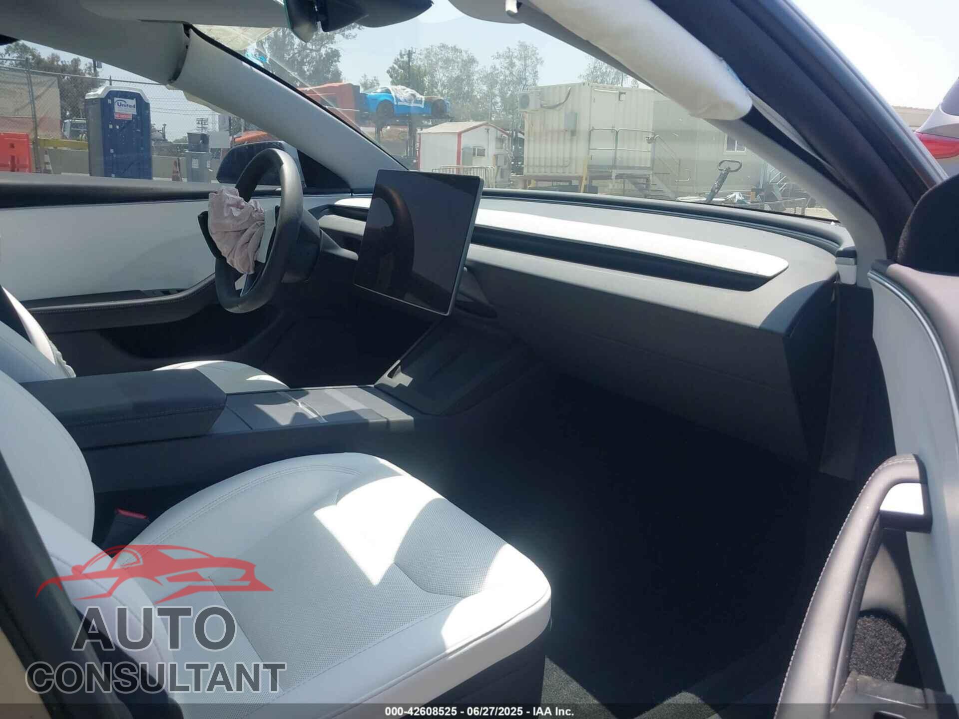 TESLA MODEL 3 2024 - 5YJ3E1EA6RF859341