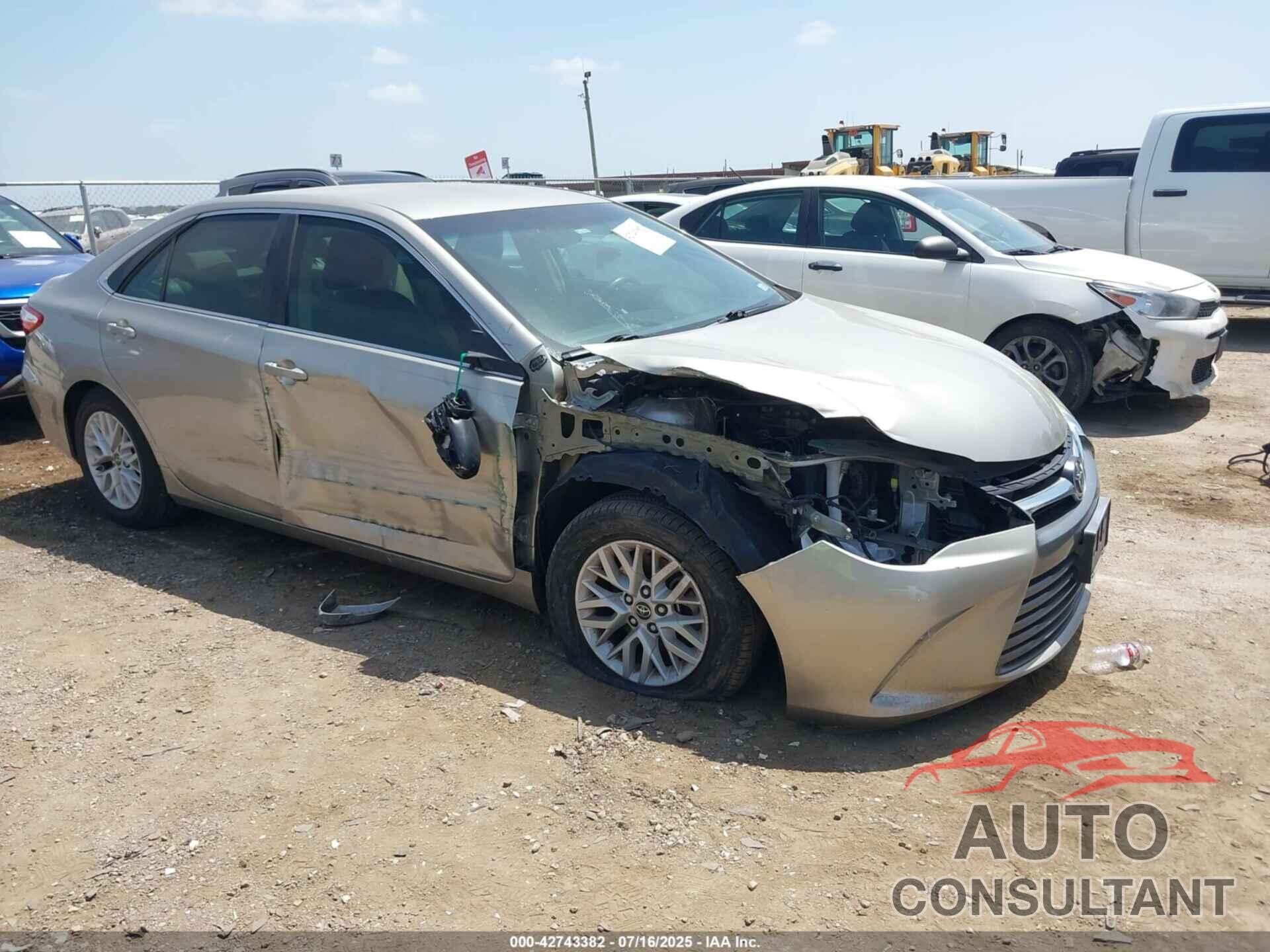 TOYOTA CAMRY 2016 - 4T4BF1FK0GR542905