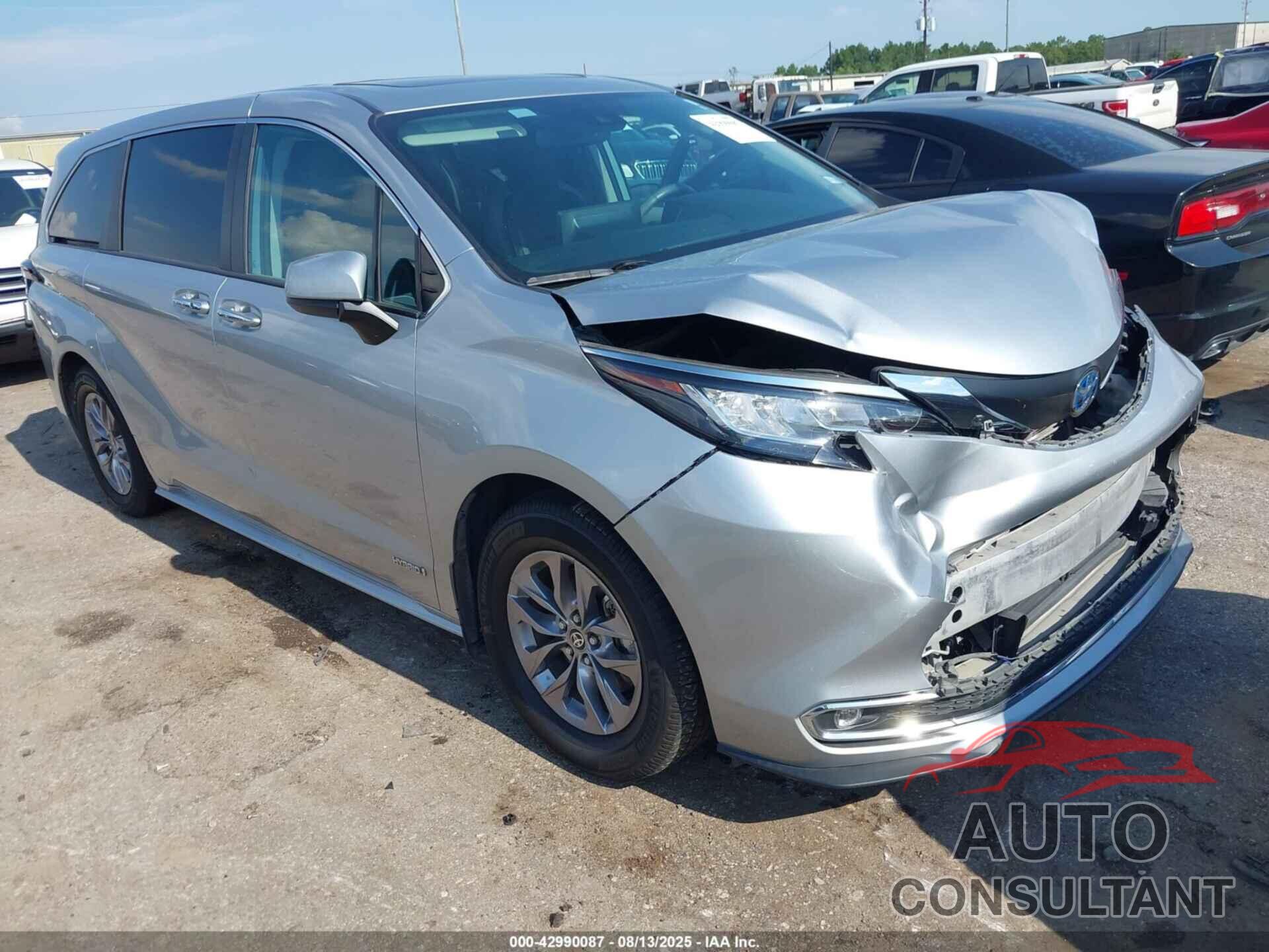 TOYOTA SIENNA 2021 - 5TDYSKFC0MS010654