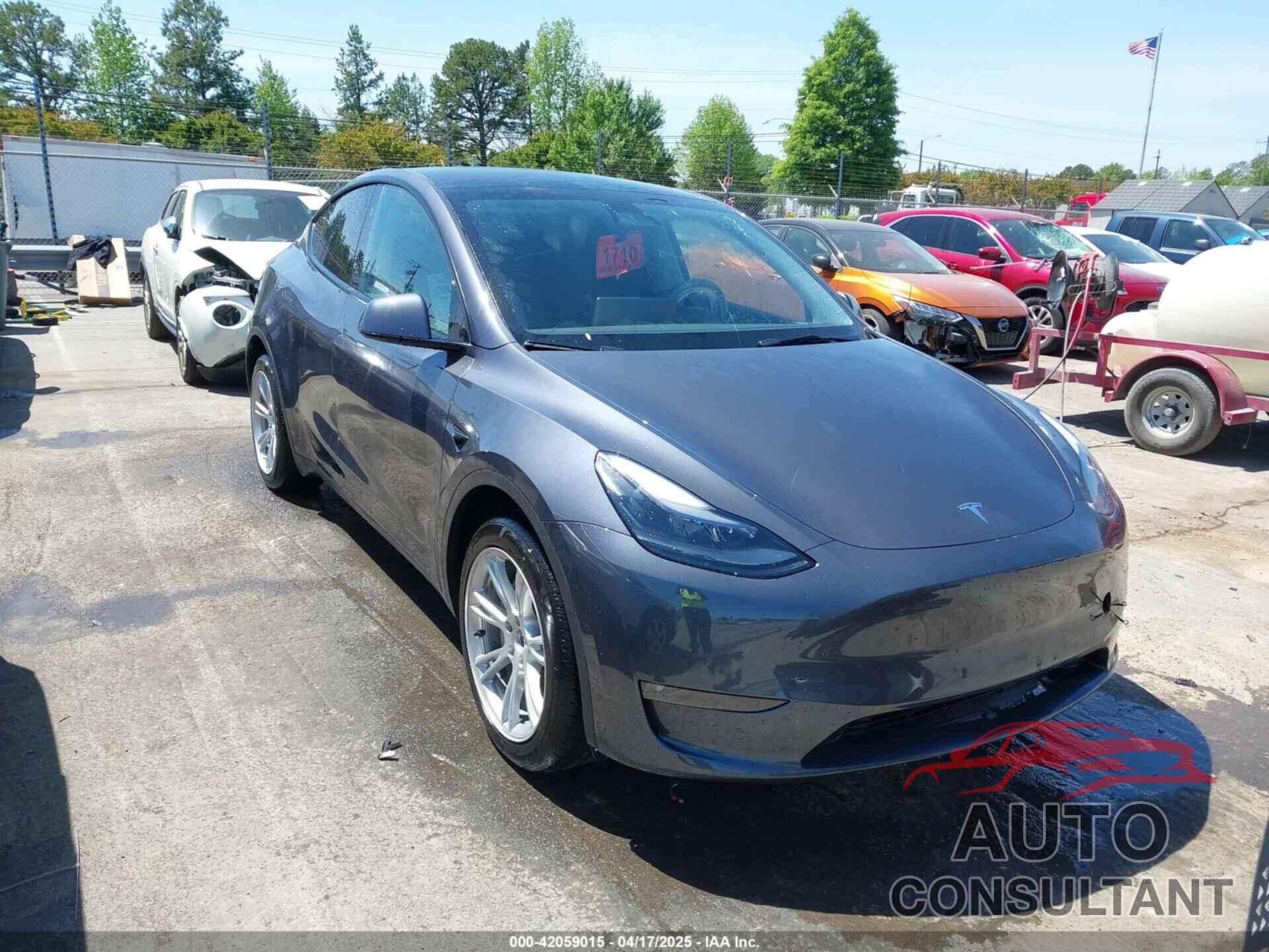 TESLA MODEL Y 2023 - 7SAYGDEE5PF882582