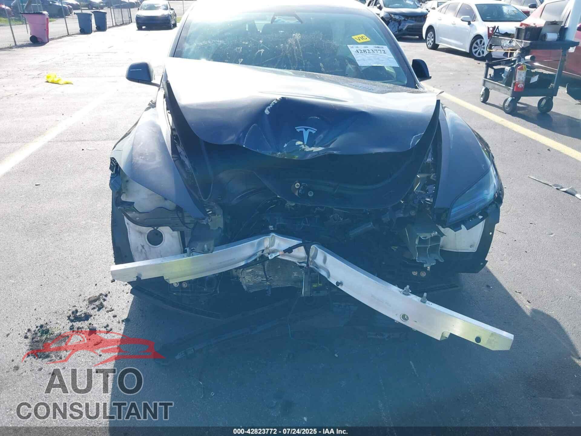 TESLA MODEL 3 2024 - 5YJ3E1EA3RF871771