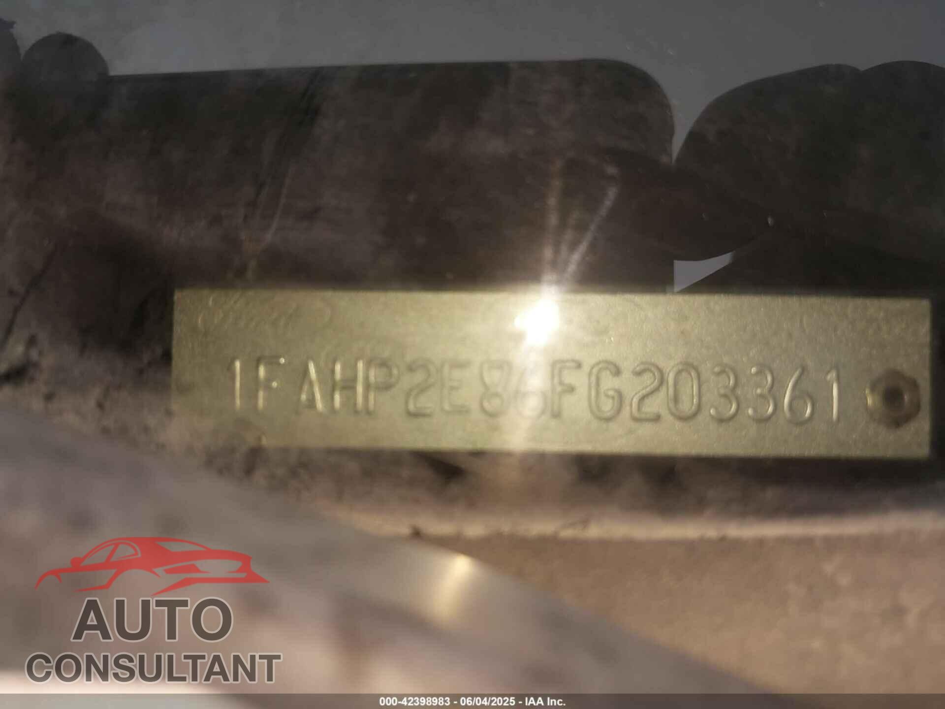 FORD TAURUS 2015 - 1FAHP2E86FG203361