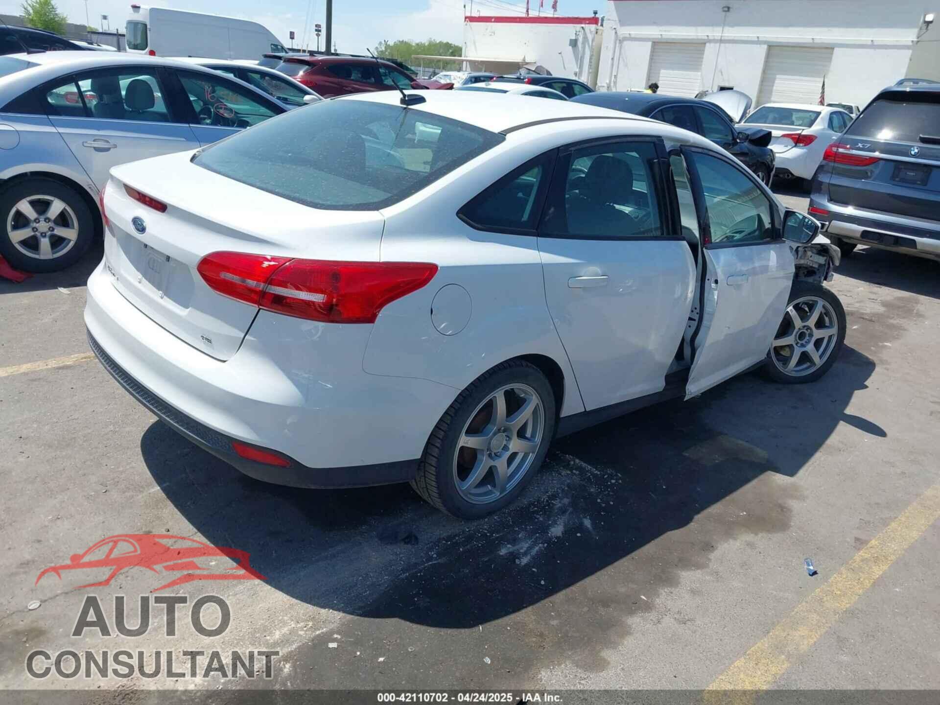 FORD FOCUS 2017 - 1FADP3F24HL232527
