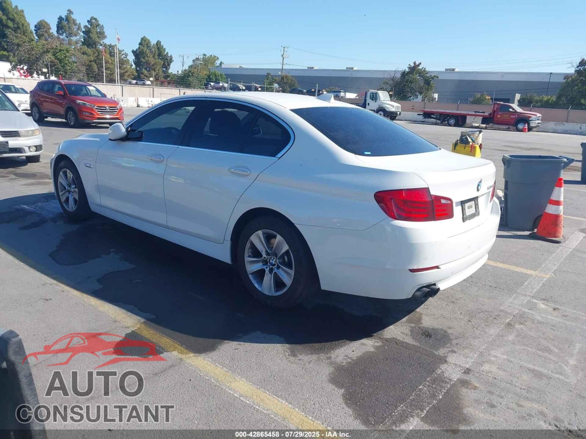 BMW 528I 2013 - WBAXG5C52DDY32207