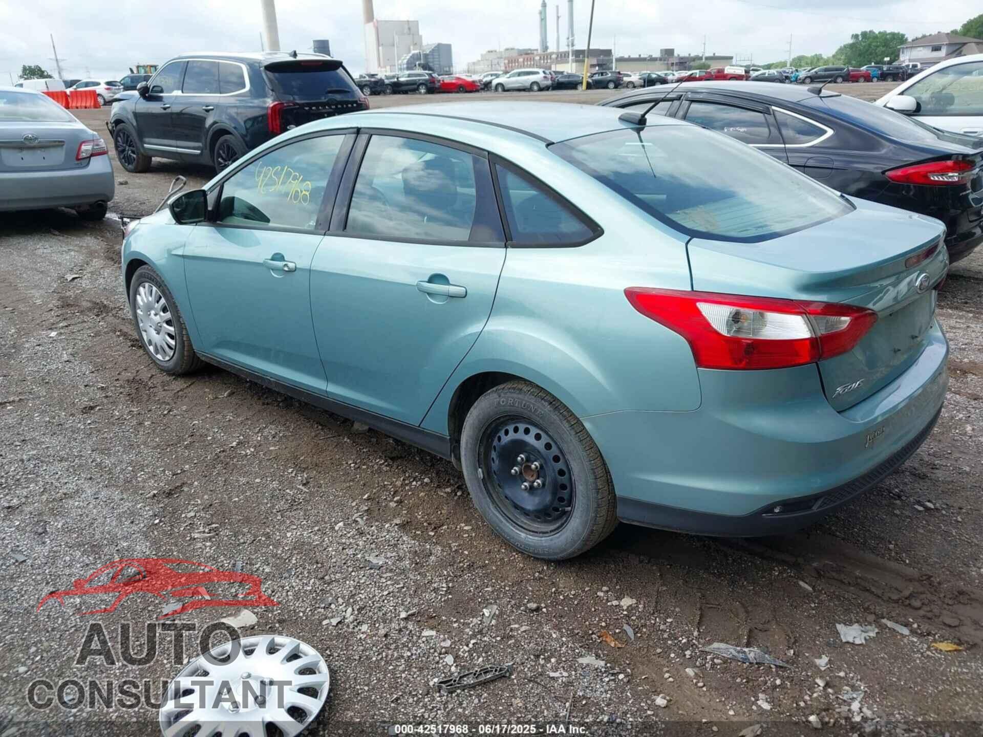 FORD FOCUS 2012 - 1FAHP3F25CL261609