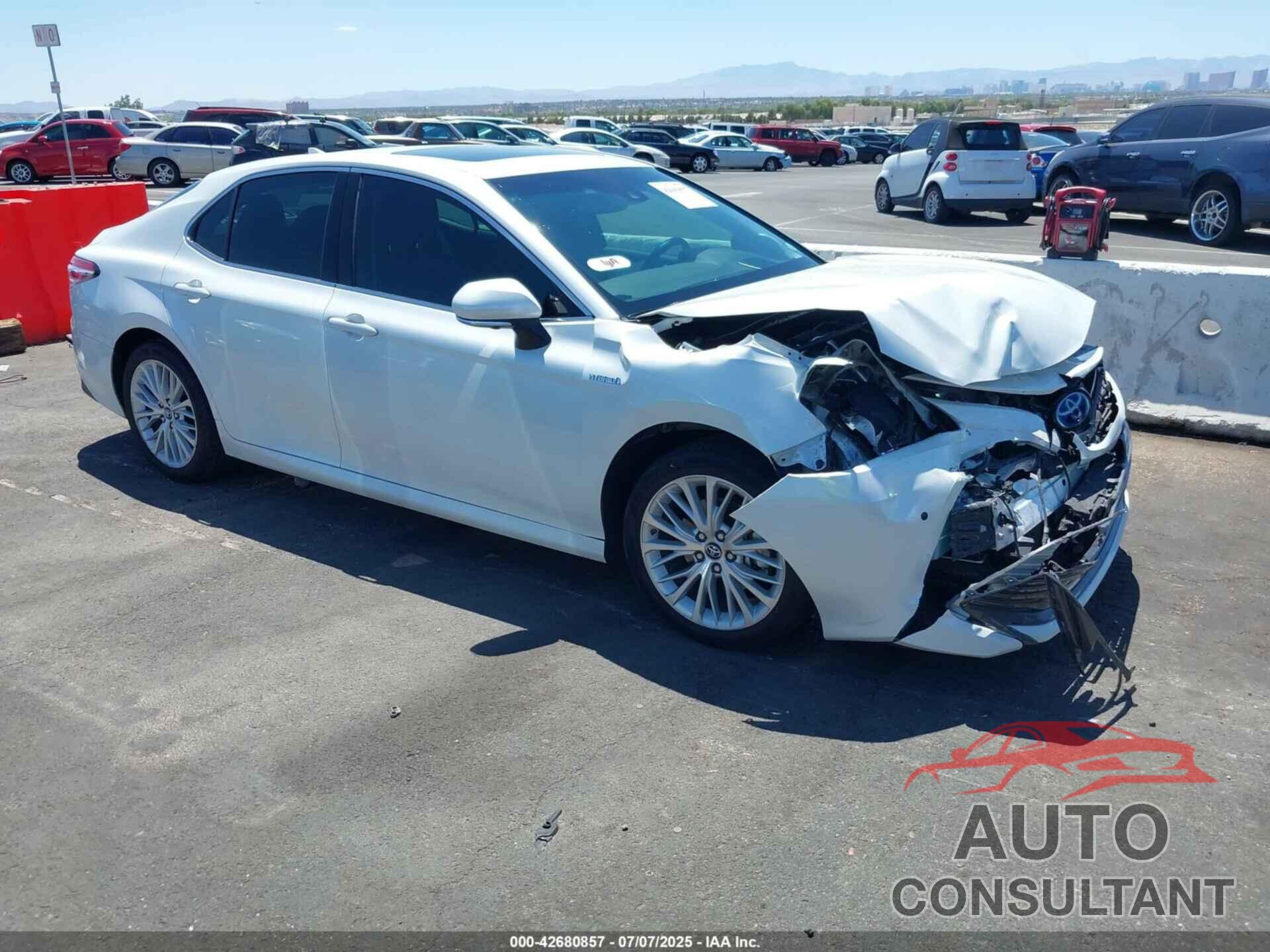 TOYOTA CAMRY HYBRID 2018 - 4T1B21HK5JU006199