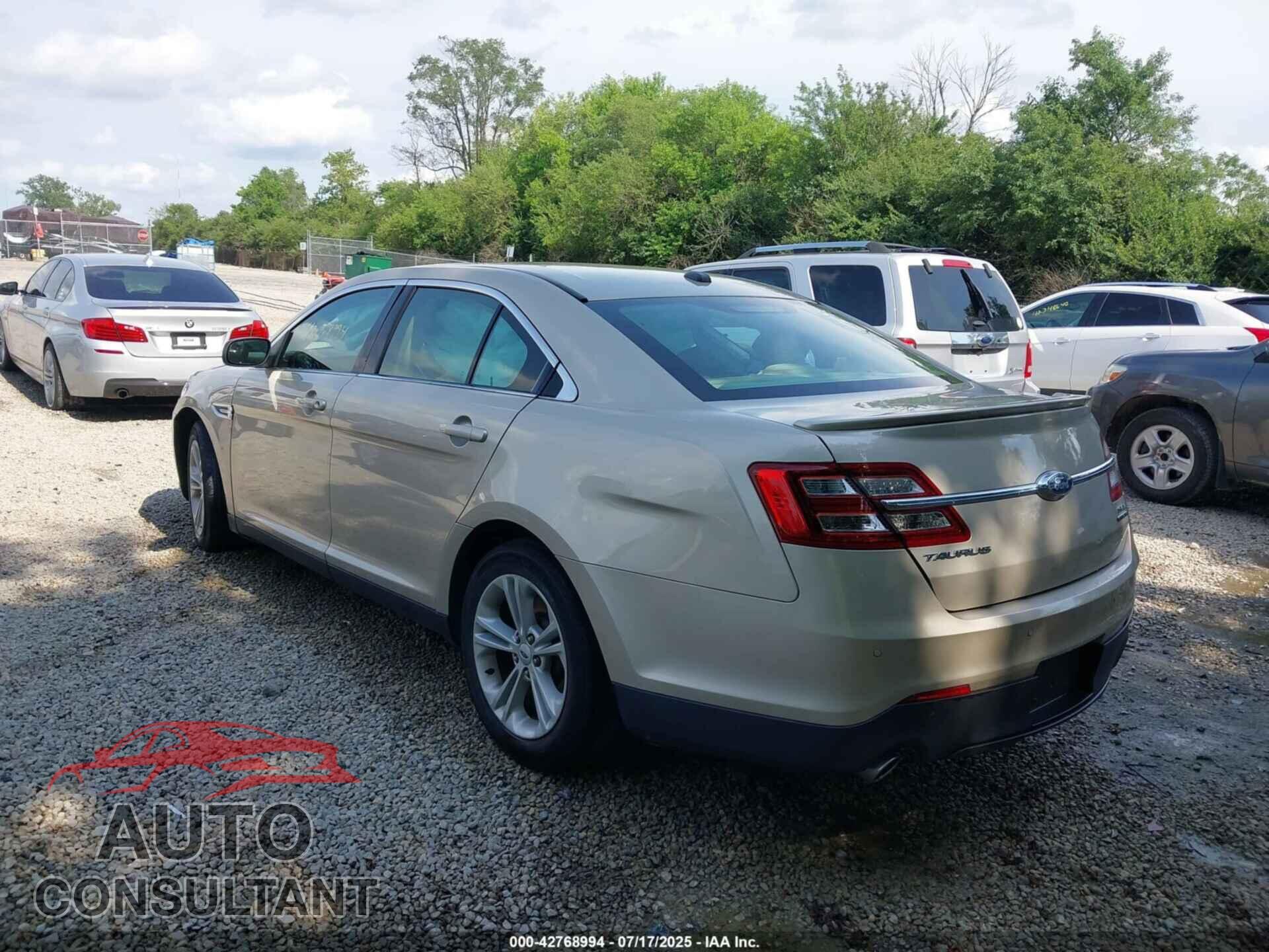 FORD TAURUS 2018 - 1FAHP2E86JG113717