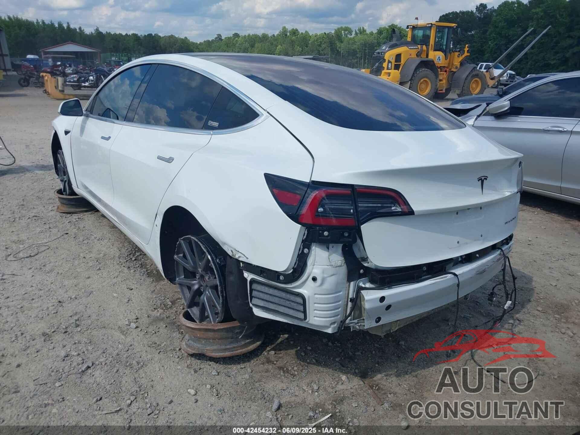 TESLA MODEL 3 2018 - 5YJ3E1EB0JF093846