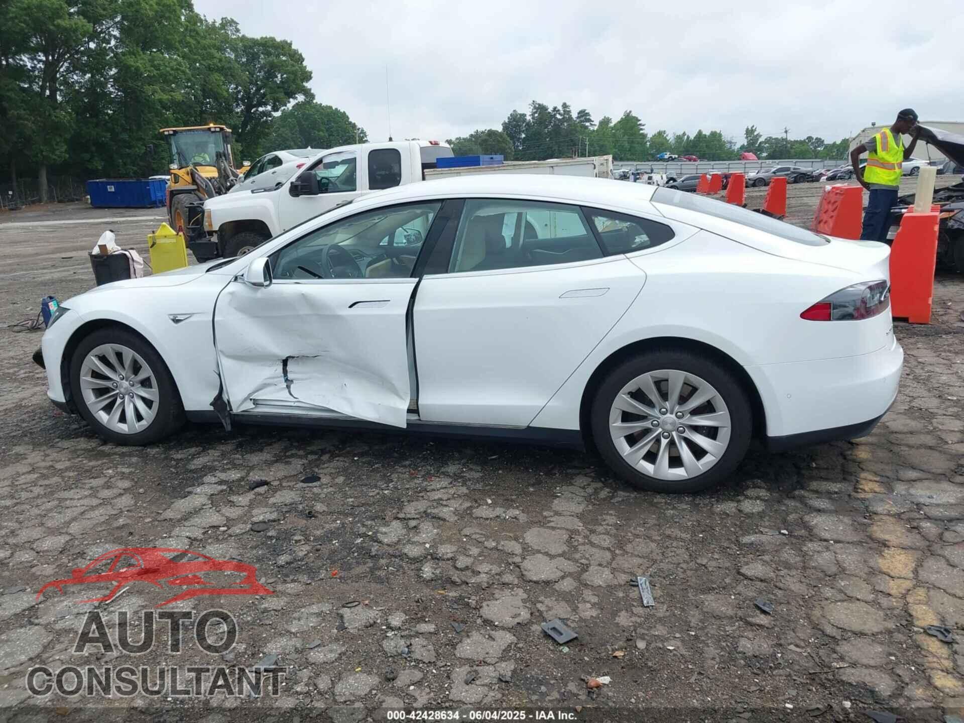 TESLA MODEL S 2016 - 5YJSA1E11GF132984