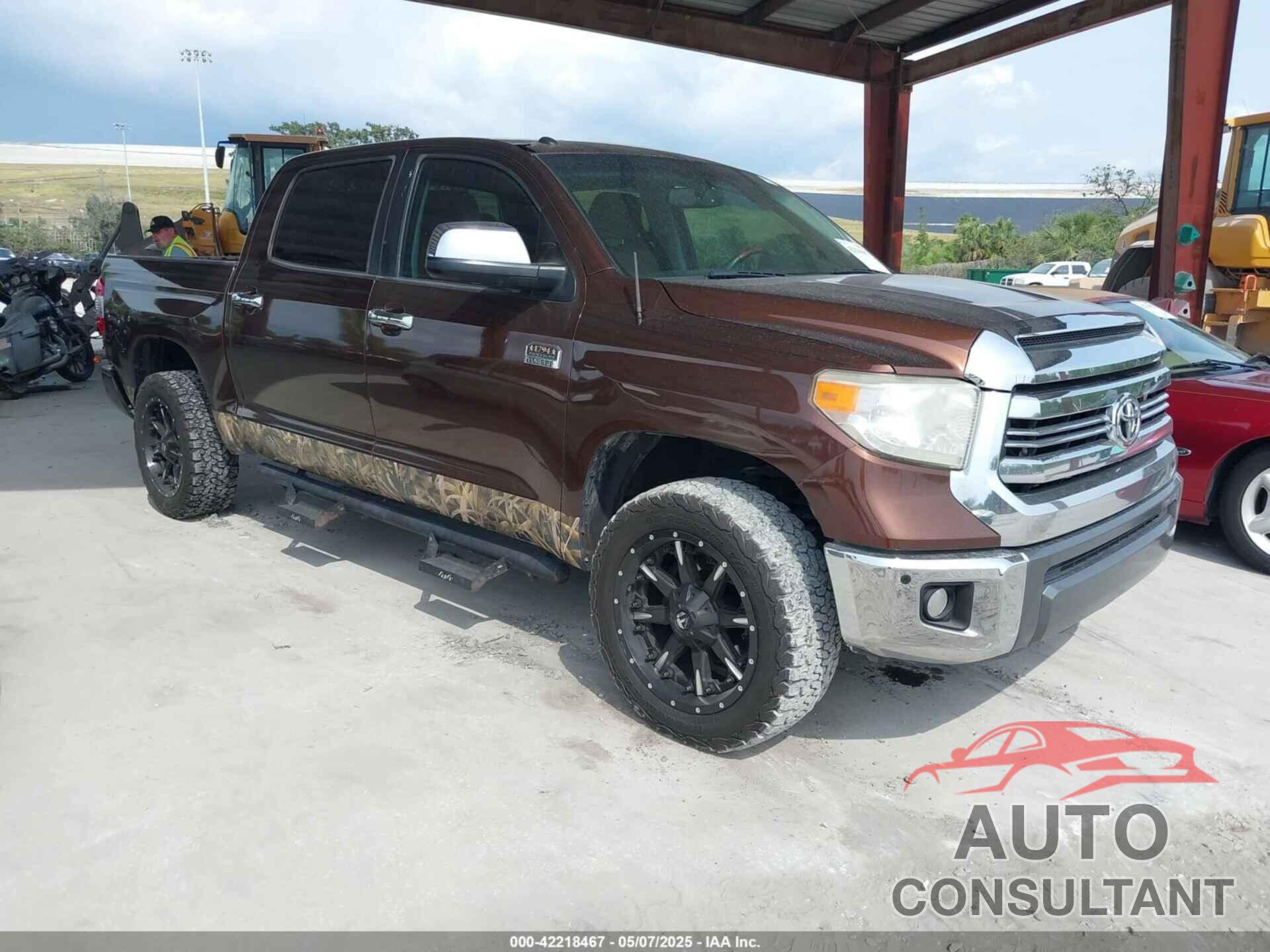 TOYOTA TUNDRA 2017 - 5TFGW5F14HX225454