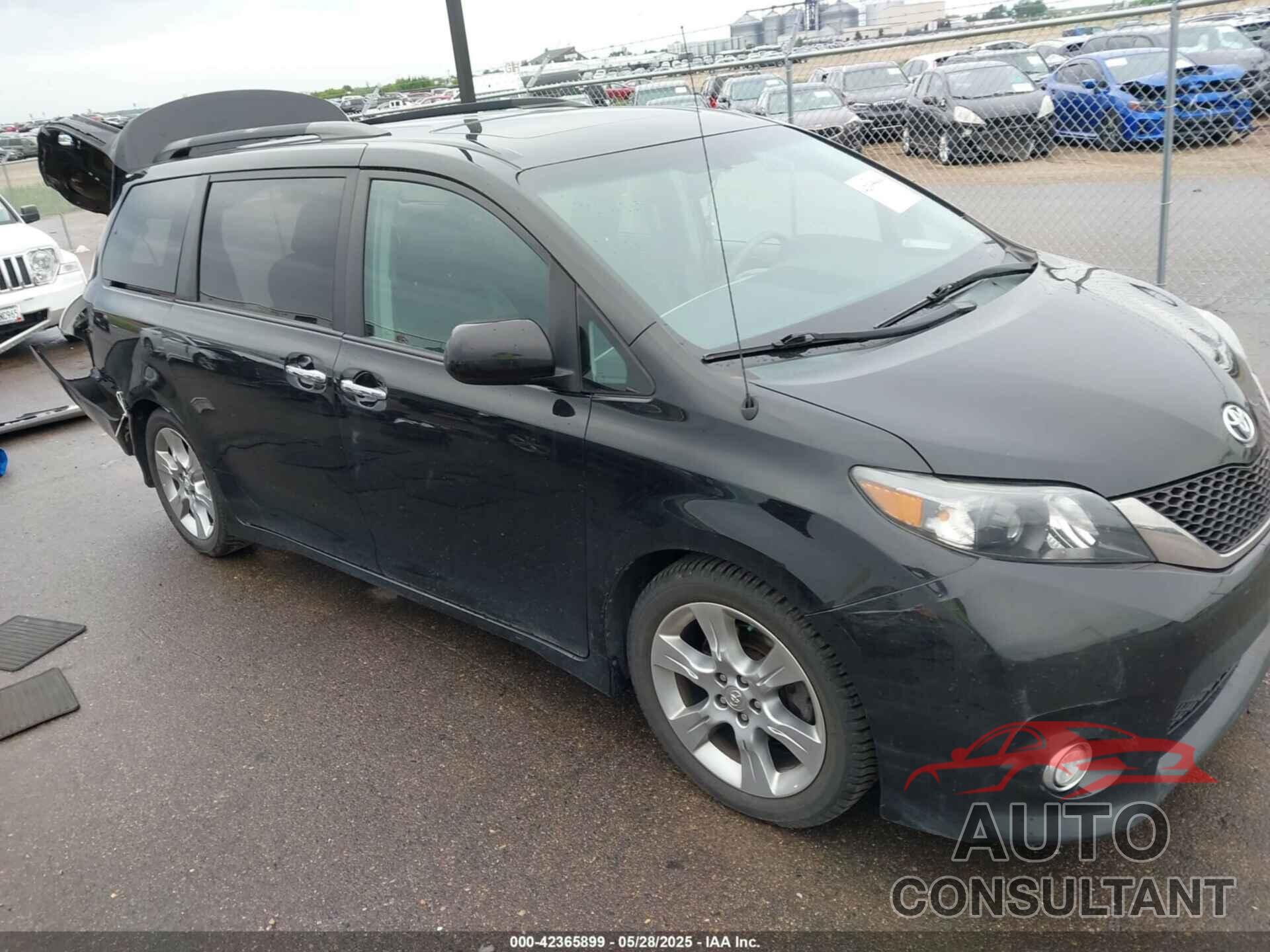 TOYOTA SIENNA 2013 - 5TDXK3DC0DS402103