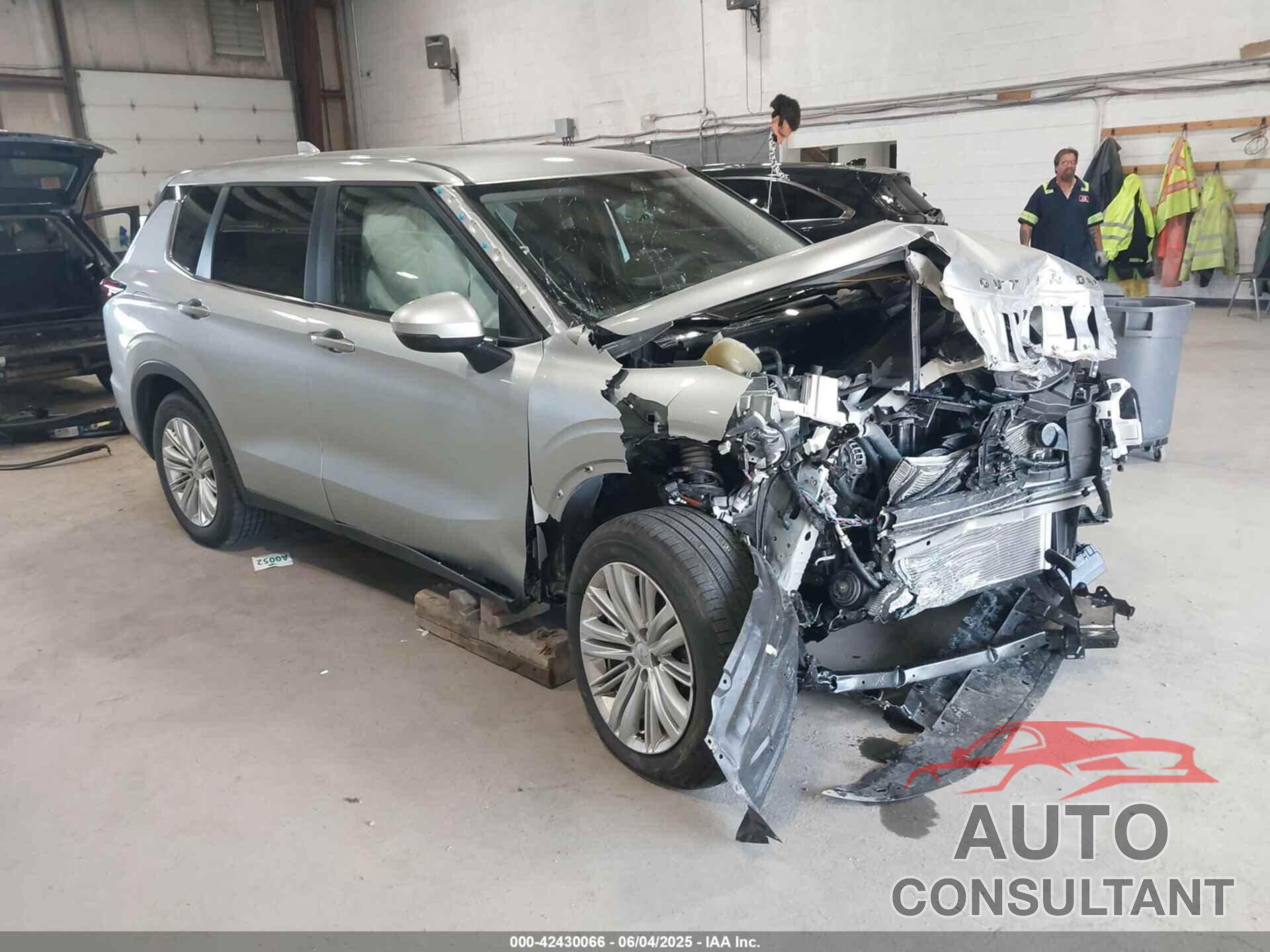 MITSUBISHI OUTLANDER 2024 - JA4J4UA82RZ074348