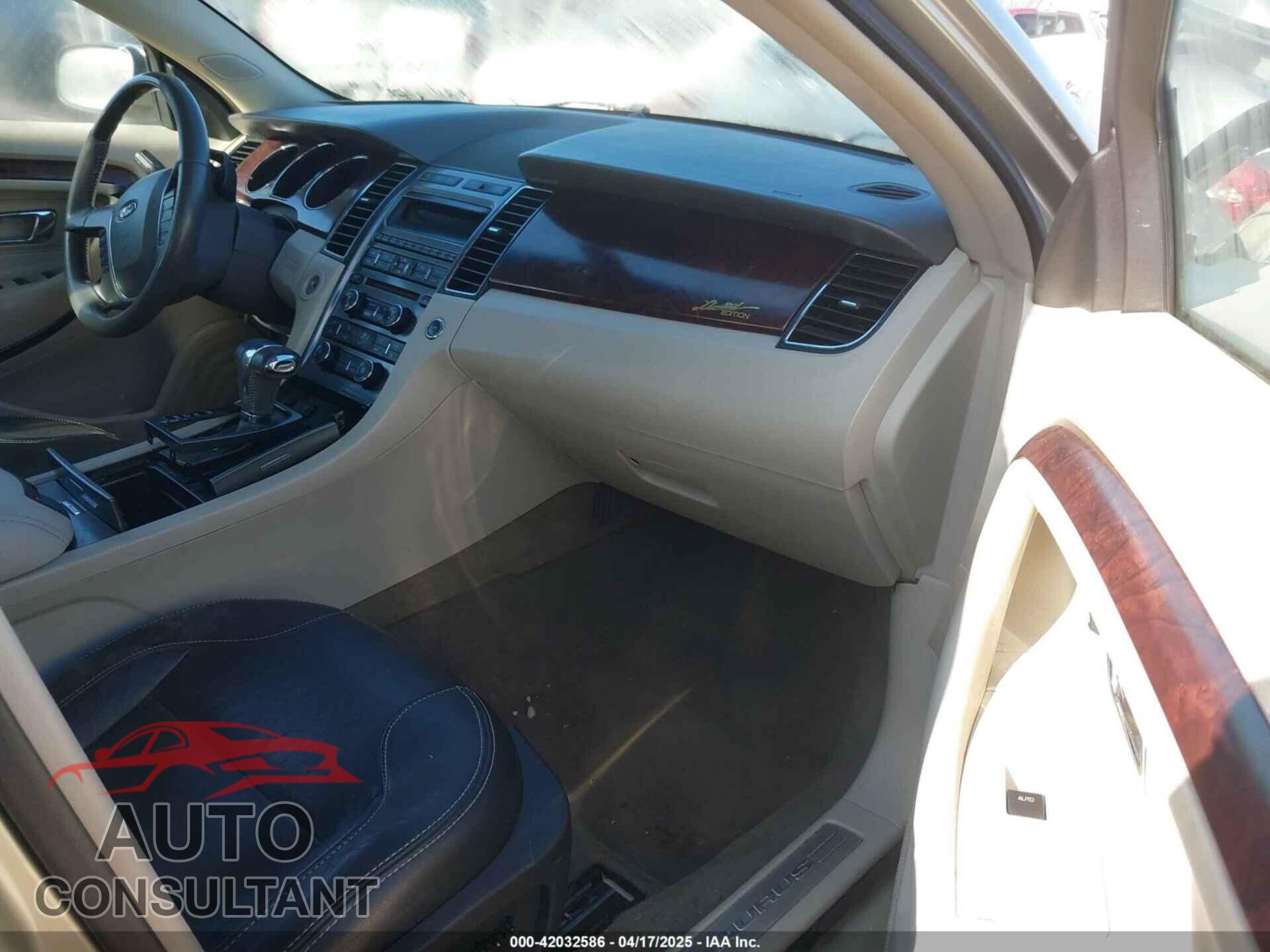 FORD TAURUS 2011 - 1FAHP2FW4BG103816
