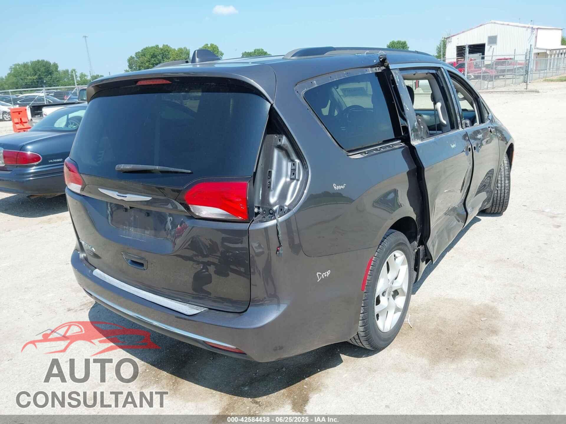 CHRYSLER PACIFICA 2017 - 2C4RC1BG1HR785208