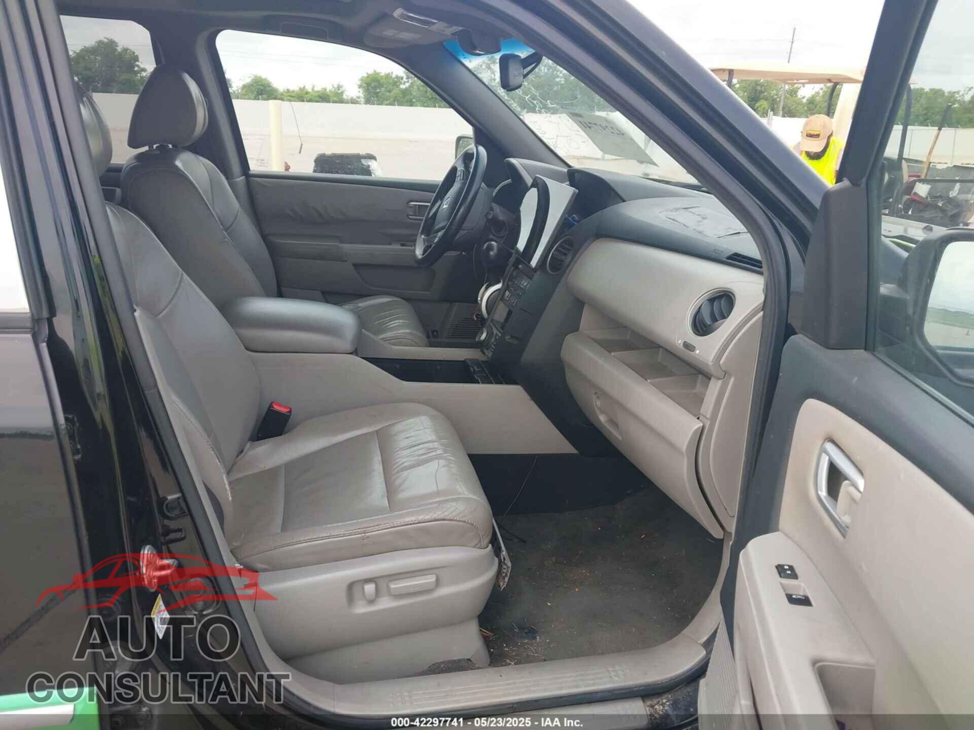 HONDA PILOT 2011 - 5FNYF4H77BB004836