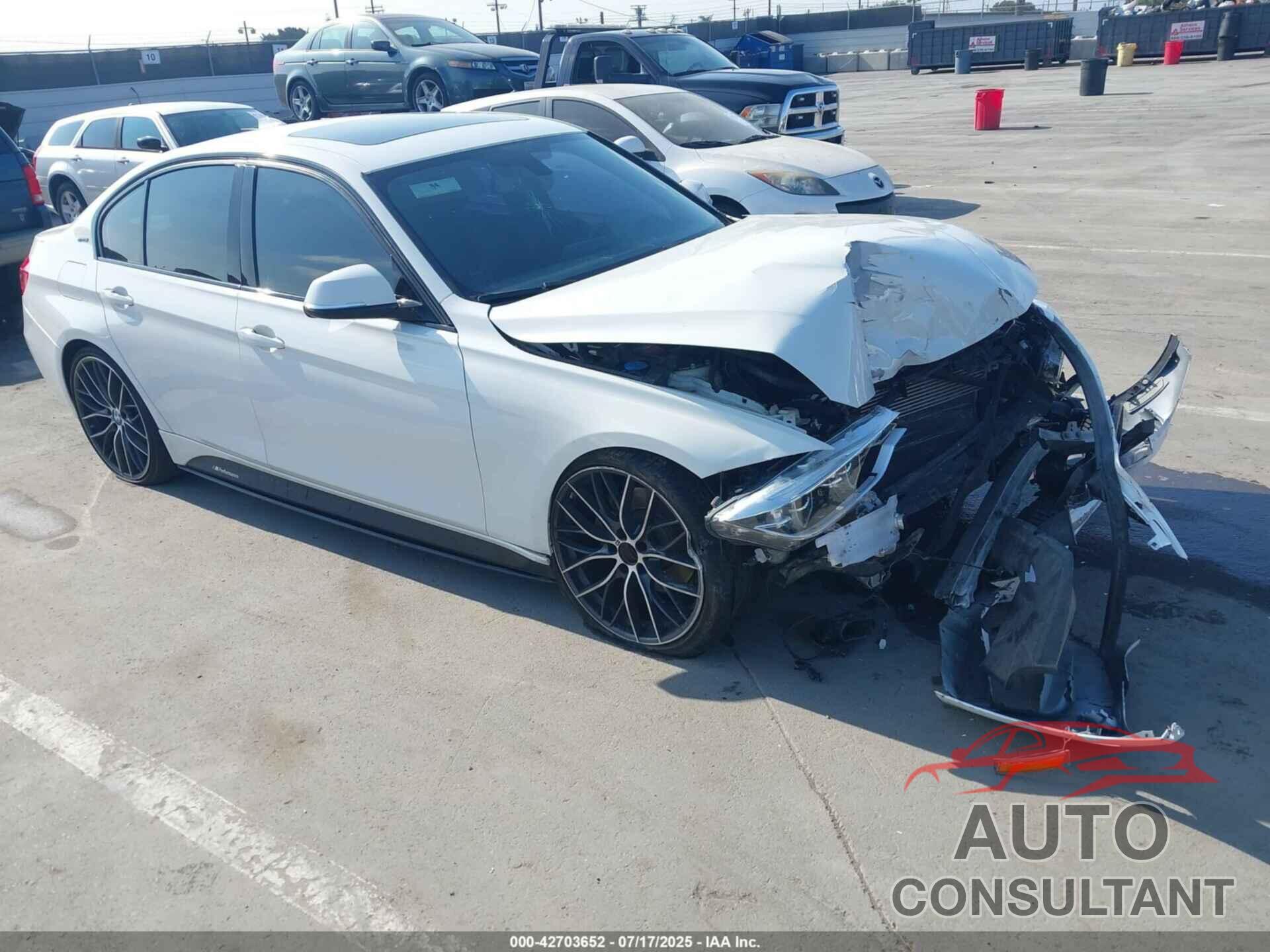 BMW 330E 2017 - WBA8E1C37HA156491